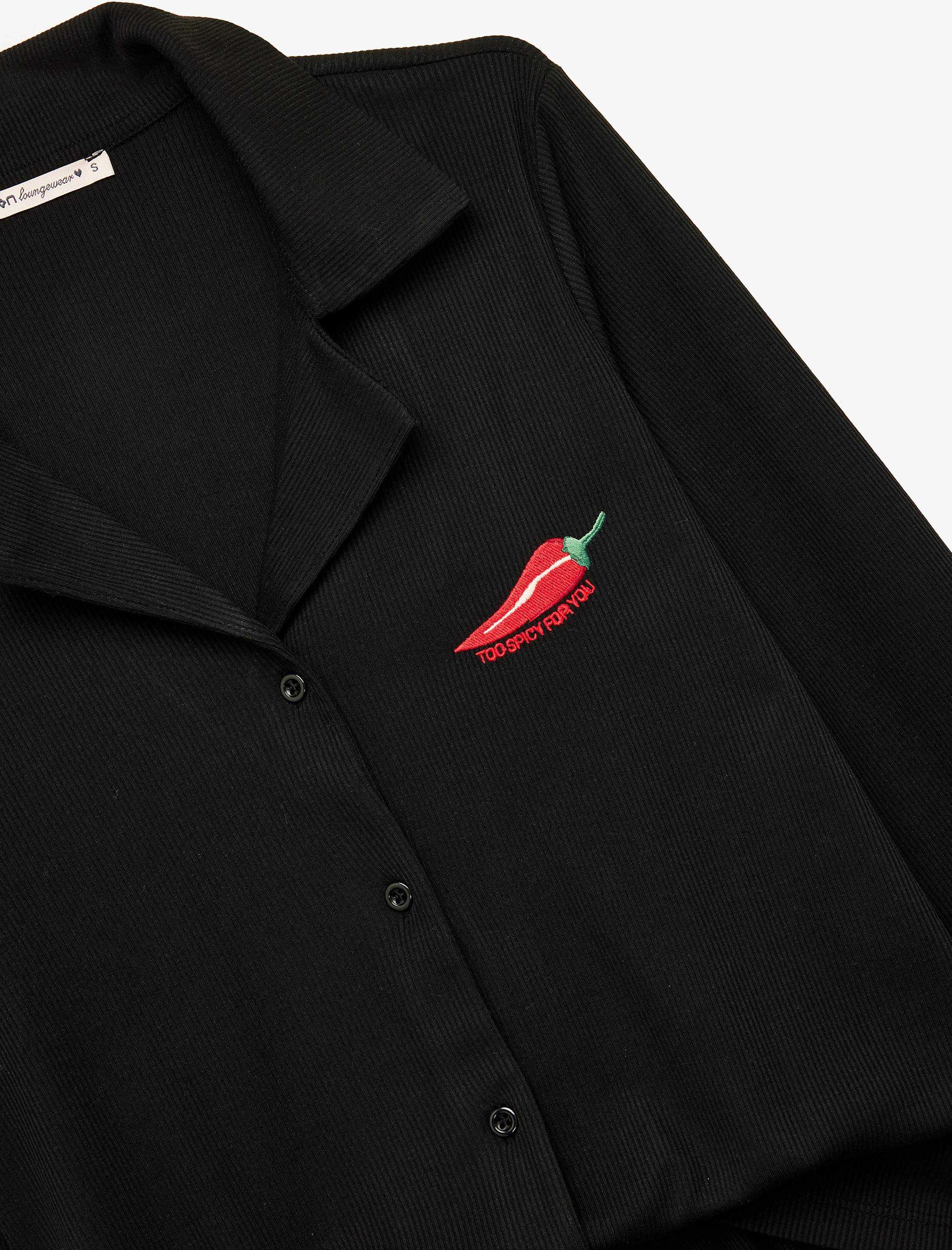   Gömlek Yaka Uzun Kollu Biber Nakış Detaylı Pijama Takımı