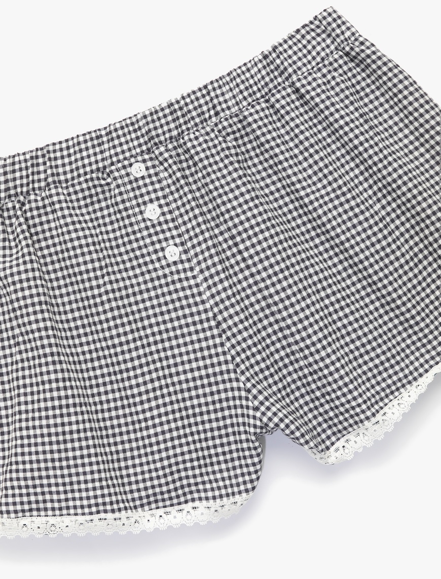   Pamuklu Rahat Kalıp Düğmeli Paçası Dantelli Beli Lastikli Pötikareli Şort Pijama Altı