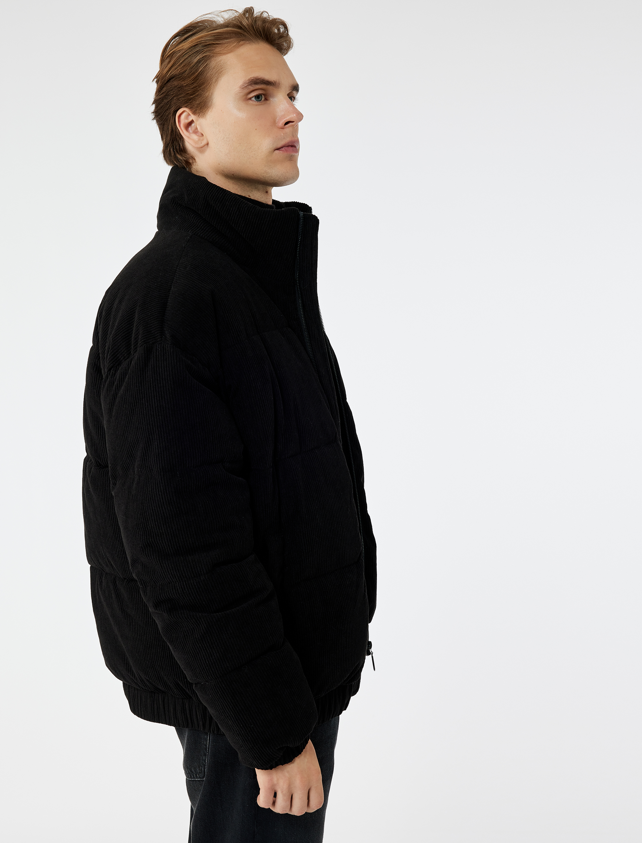 Dik Yaka Uzun Kollu Cep Detaylı Fitilli Fermuarlı Kışlık Şişme Mont