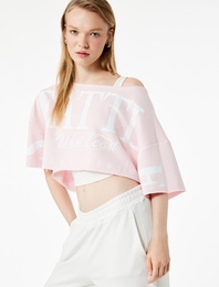 Kısa Kollu Omzu Açık Baskılı Oversize Crop Tişört