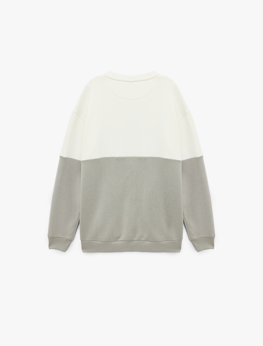  Oversize Uzun Kollu Renk Bloklu Baskı Detaylı Şardonlu Bisiklet Yaka Sweatshirt