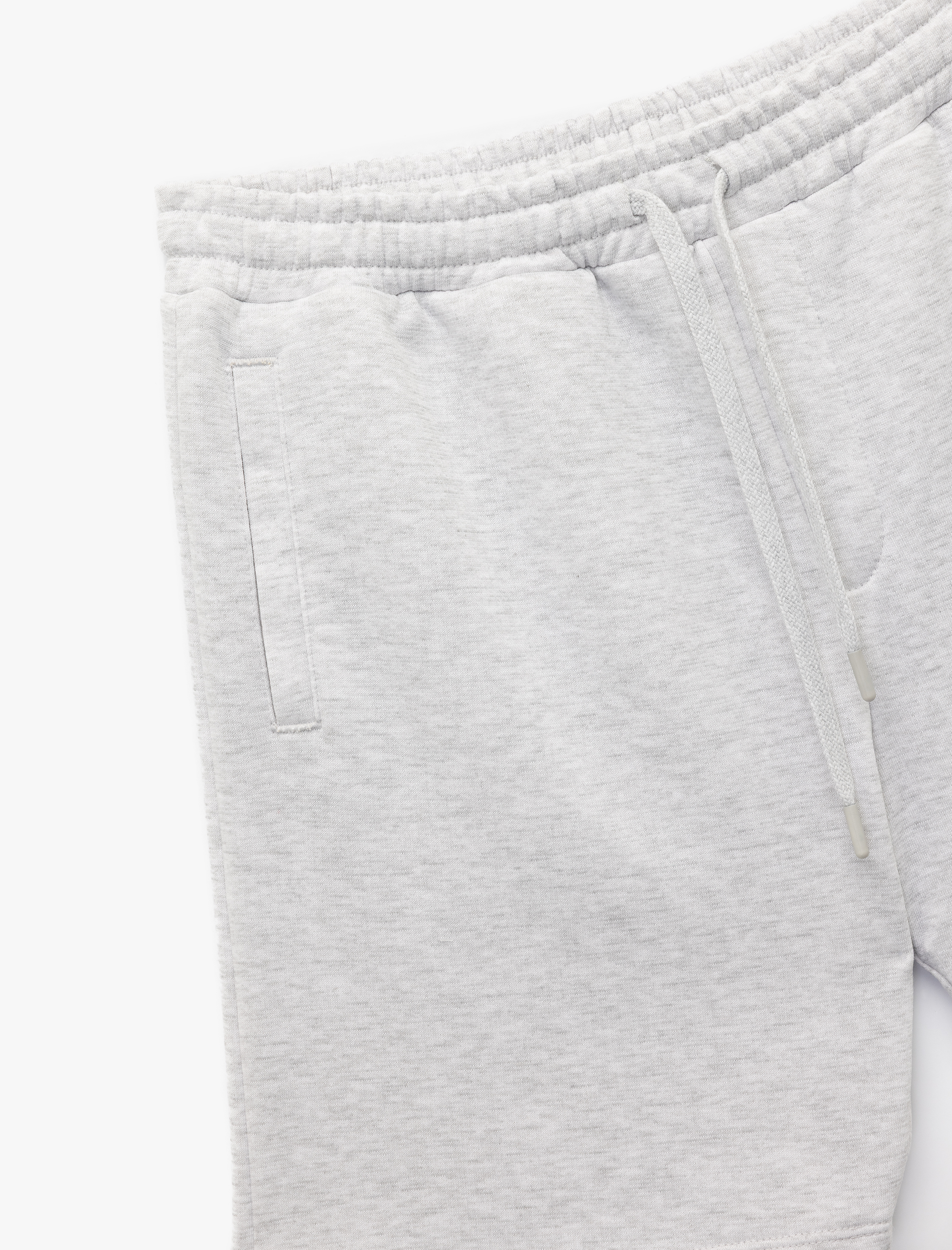   Rahat Kesim Cep Detaylı Beli Bağcıklı Spor Şort