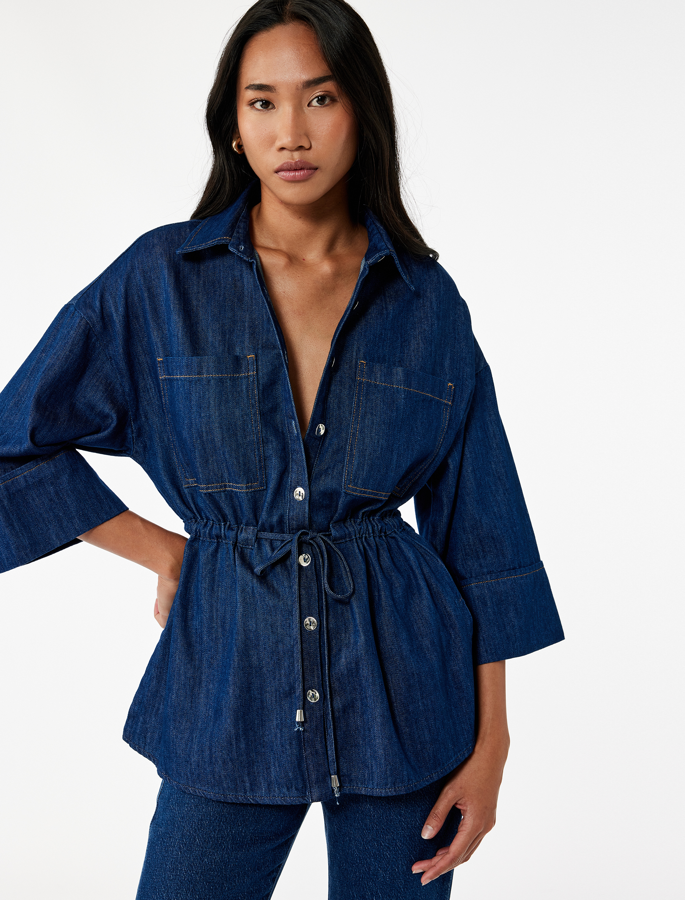   Cep Detaylı Düğmeli Klasik Yaka Denim Gömlek