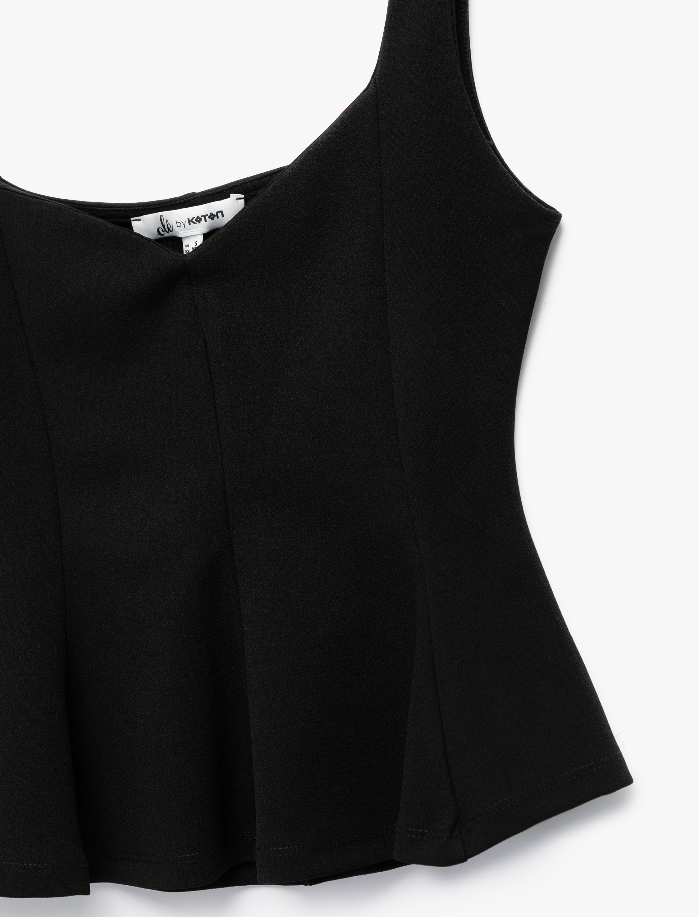   V Yaka Basic Askılı Atlet