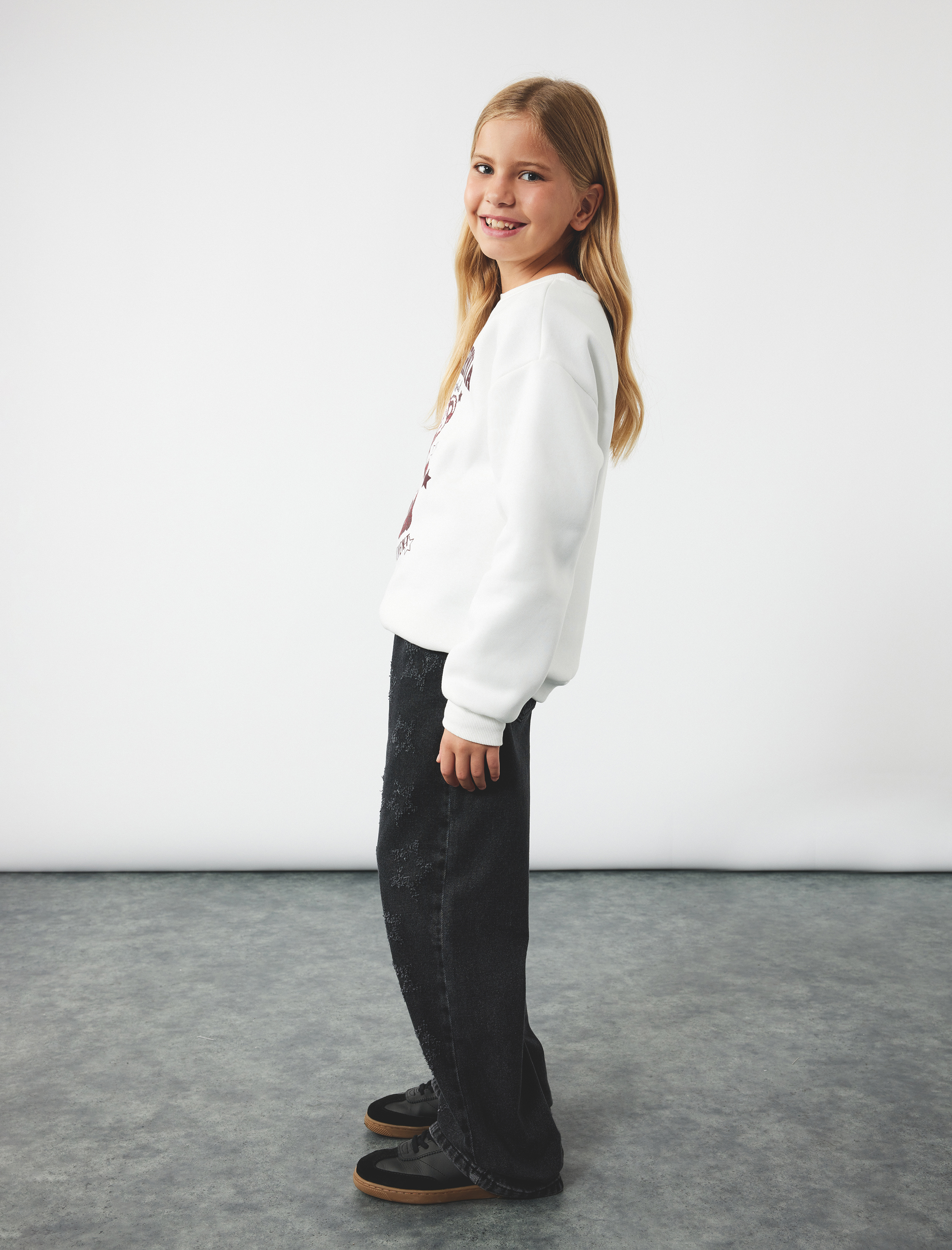  Kız Çocuk Yıldız Desenli Bol Kalıp Pamuklu Geniş Paça Denim Pantolon