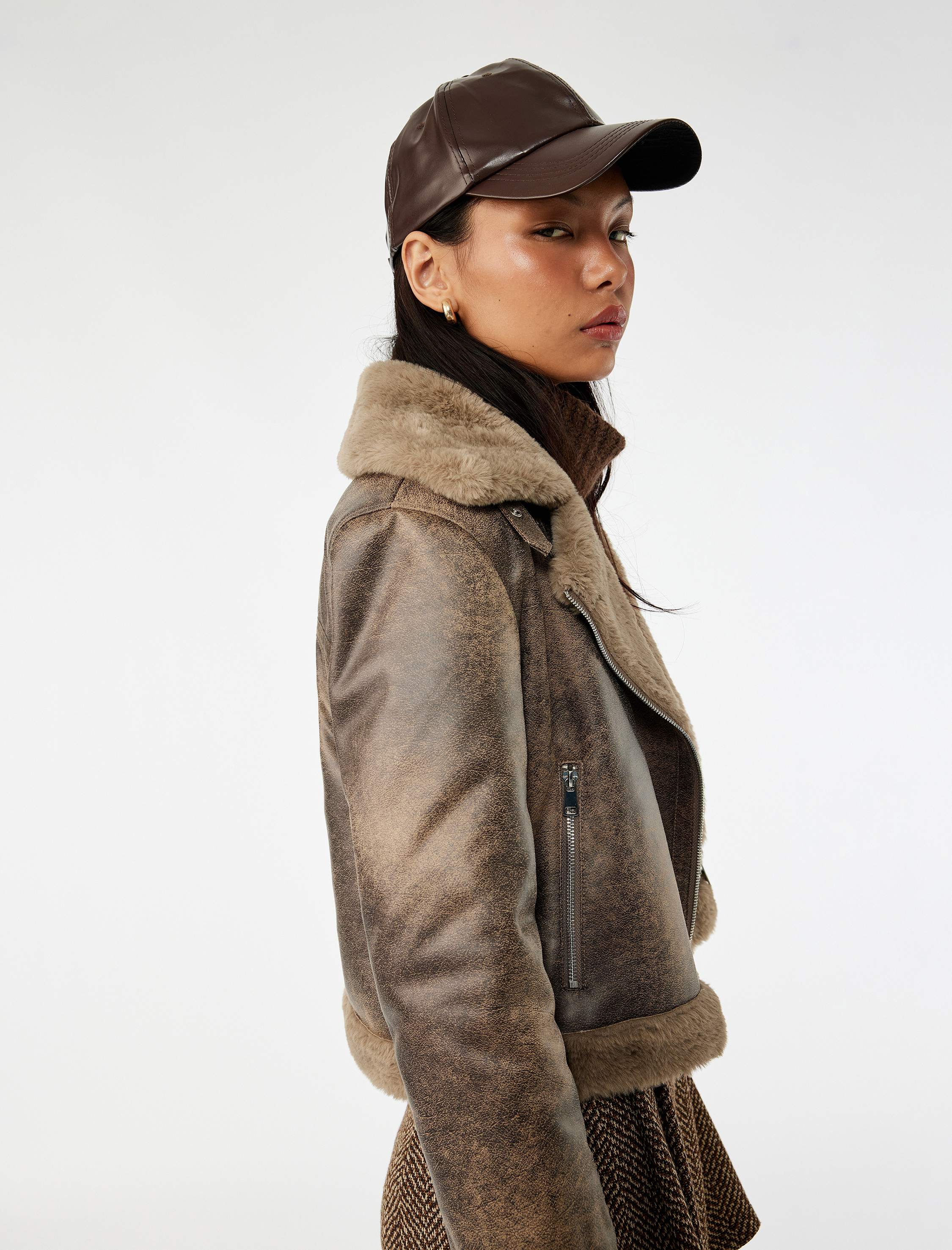   Uzun Kollu Deri Görünümlü Suni Kürk Yaka Biker Ceket