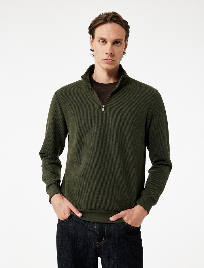  Dokulu Uzun Kollu Yarım Fermuarlı Sweatshirt