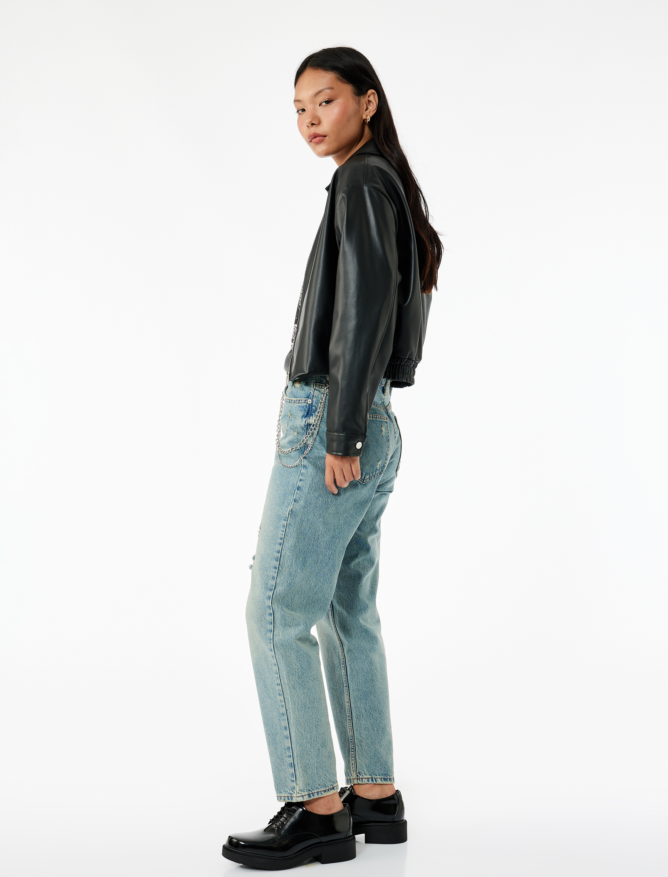   Yüksek Bel Rahat Kalıp Yıpratılmış Zincir Detaylı Mom Jean Pantolon - Mom Slim Jean