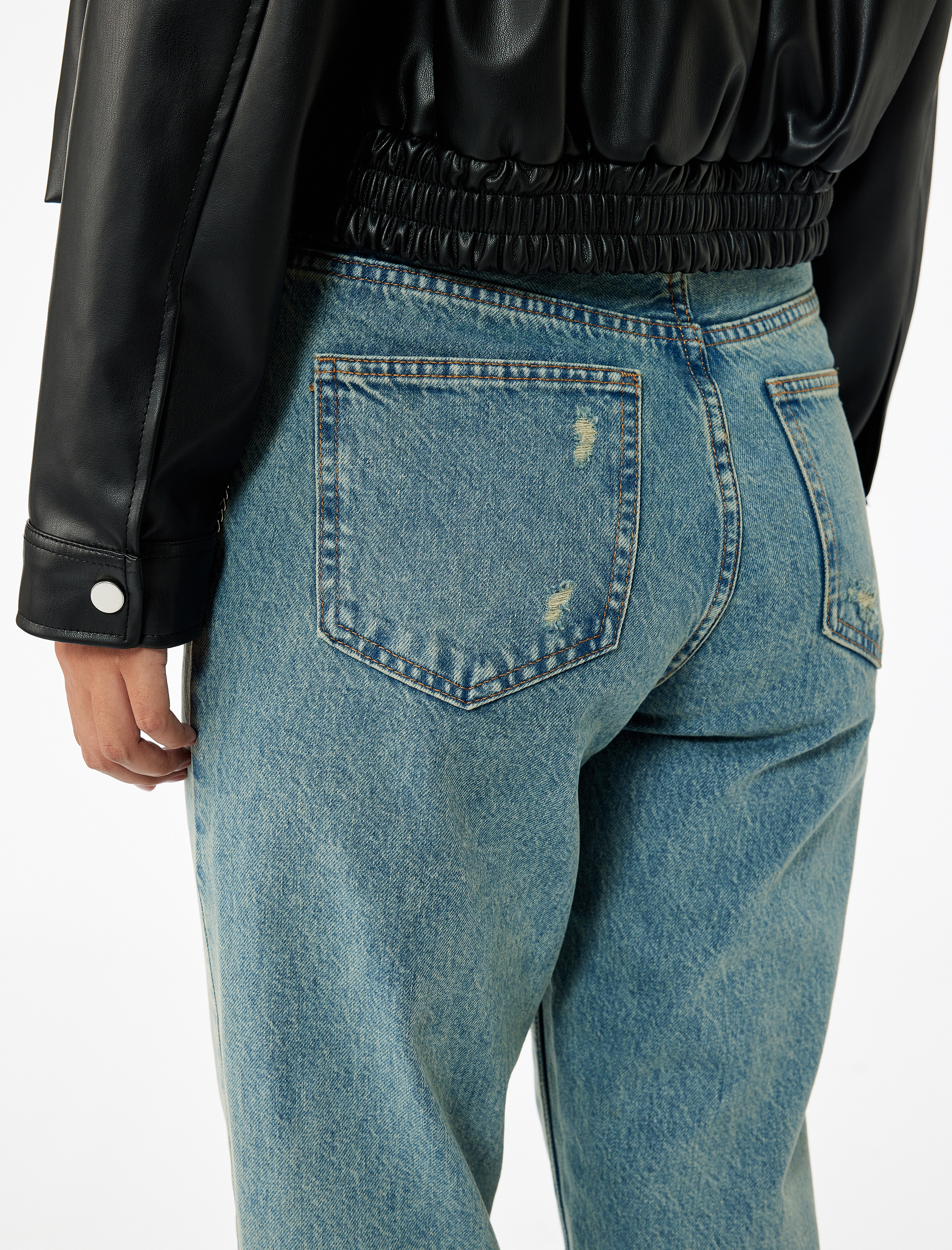   Yüksek Bel Rahat Kalıp Yıpratılmış Zincir Detaylı Mom Jean Pantolon - Mom Slim Jean