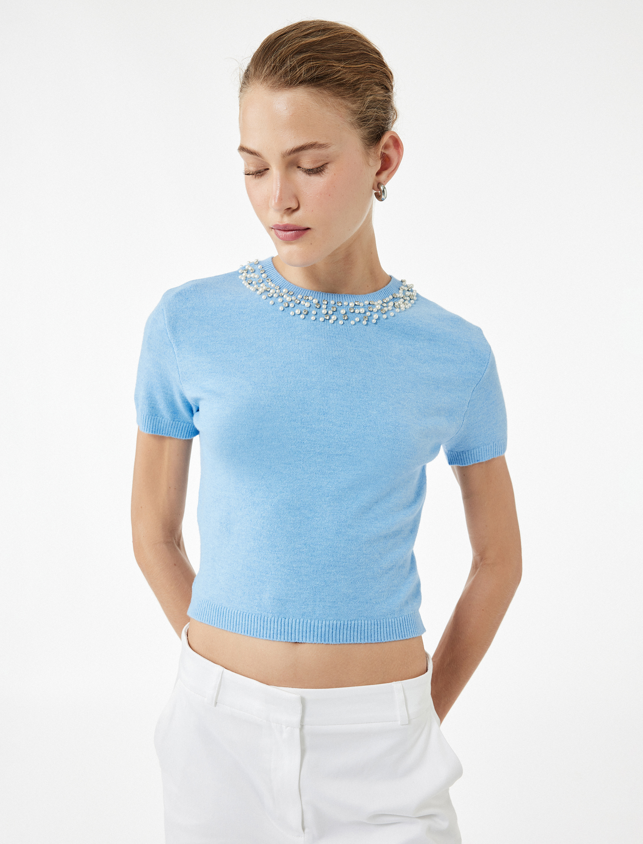   Viskon Karışımlı Boncuk Detaylı Kısa Kollu Triko Kazak