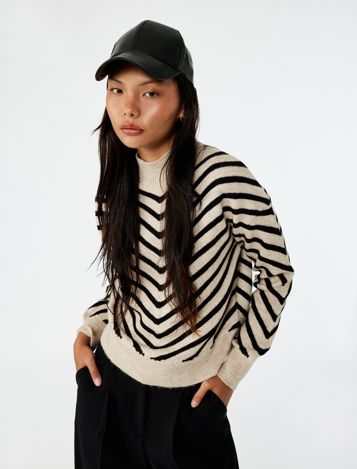  Dik Yaka Uzun Kollu Triko Kazak