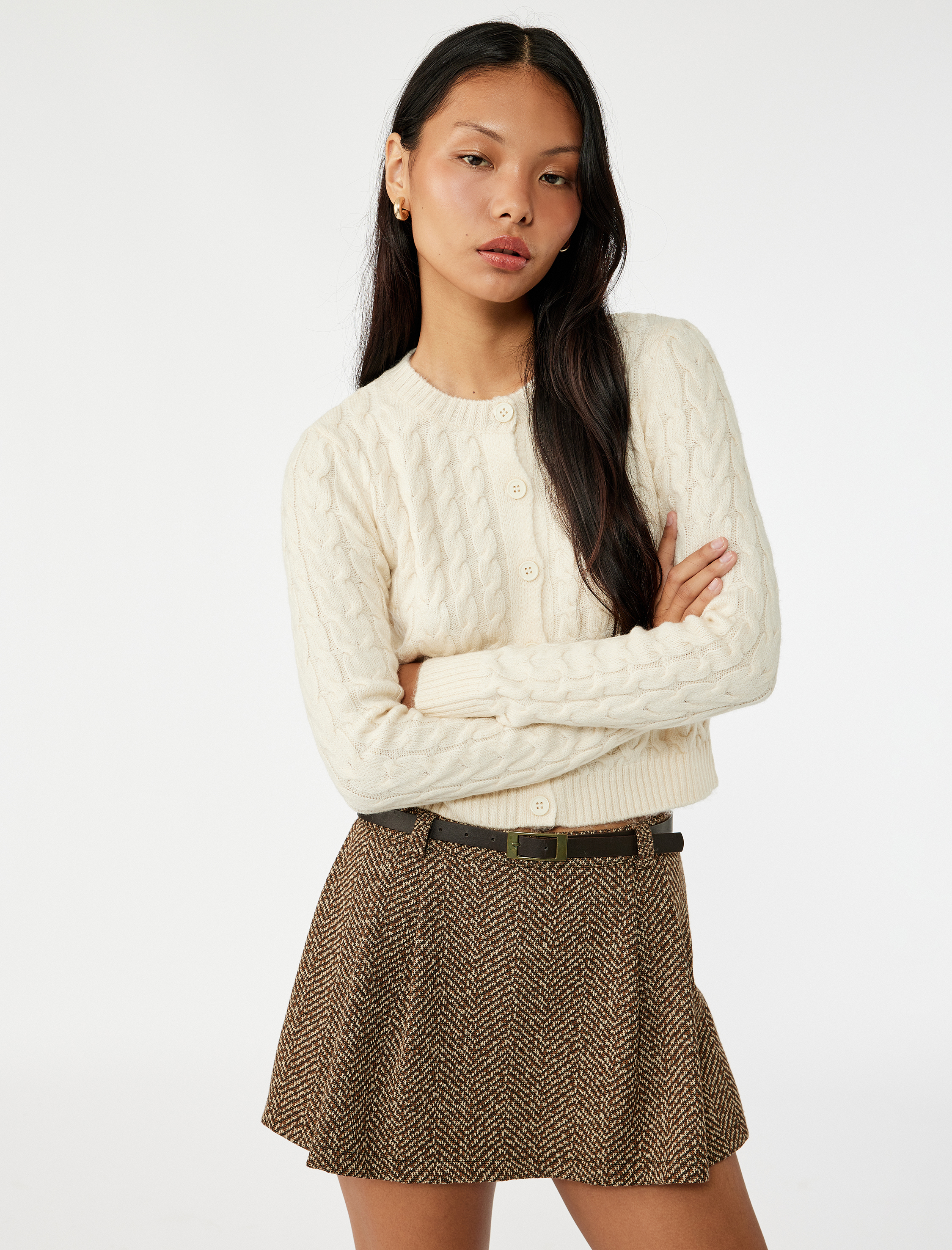   Düğmeli Bisiklet Yaka Uzun Kollu Saç Örgüsü Dokulu Triko Hırka