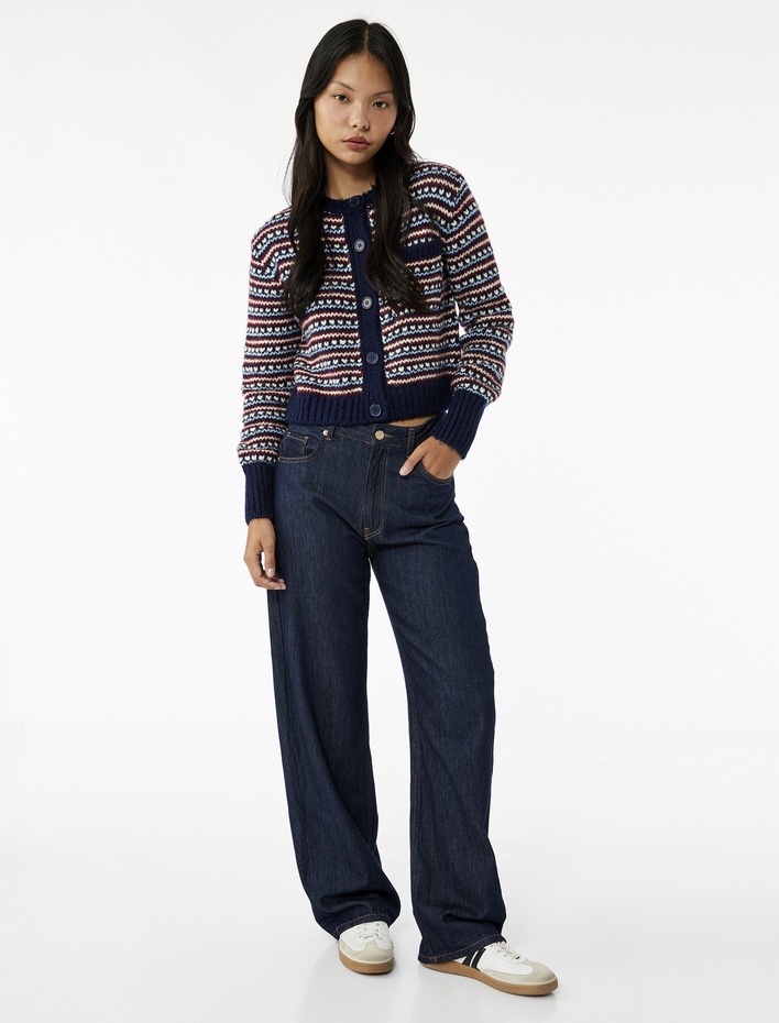  Düğmeli Cep Detaylı Uzun Kollu Bisiklet Yaka Kalpli Triko Hırka