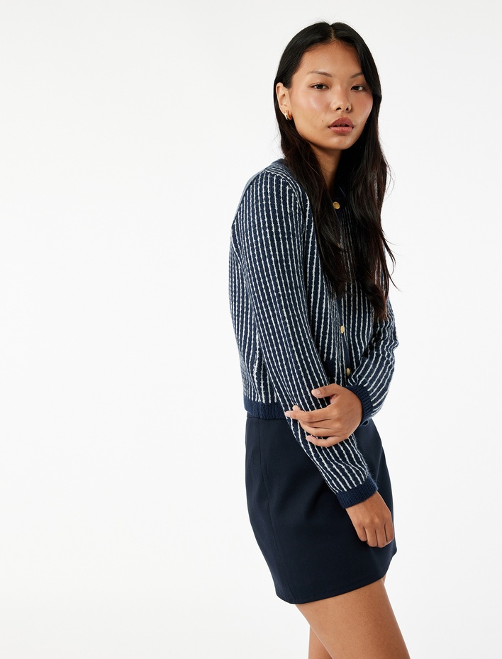  Cep Detaylı Düğmeli Uzun Kollu Bisiklet Yaka Triko Hırka