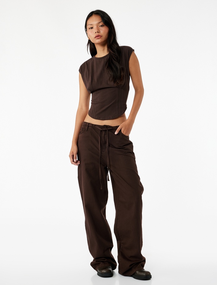  Slim Fit Kap Kol Pamuklu Bisiklet Yaka Korse Detaylı Crop Tişört