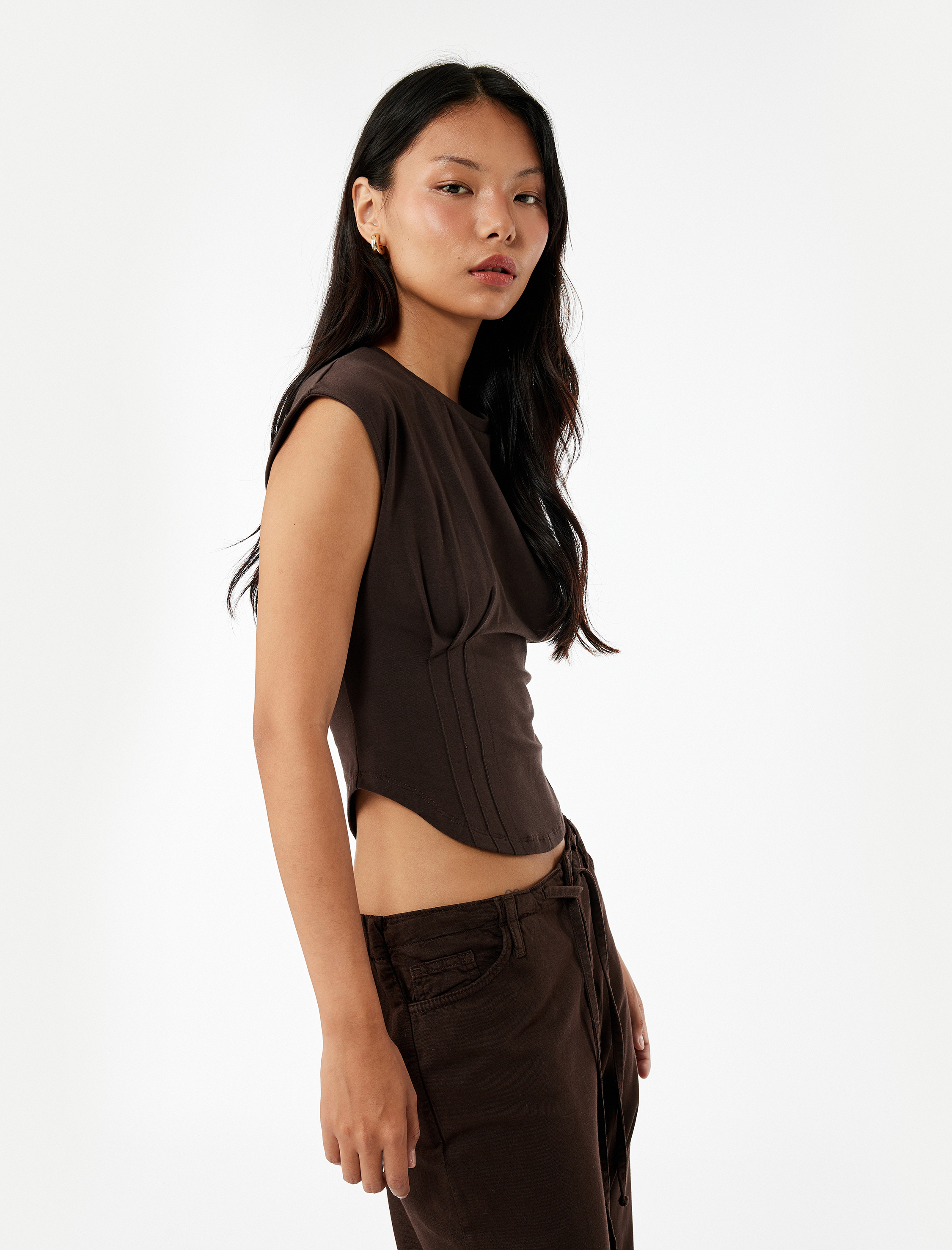   Slim Fit Kap Kol Pamuklu Bisiklet Yaka Korse Detaylı Crop Tişört