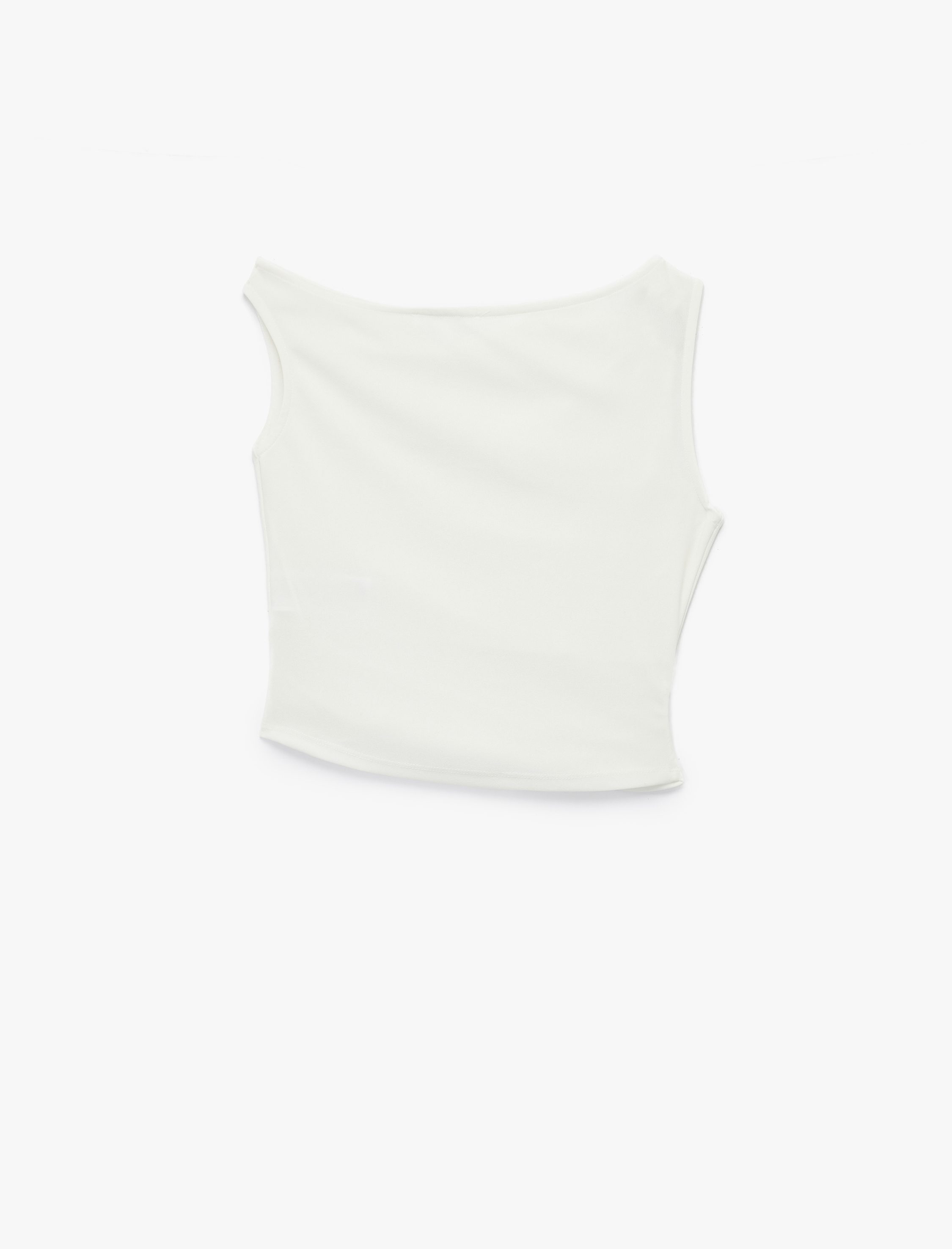   Slim Fit Metal Aksesuarlı Drapeli Asimetrik Yaka Kolsuz Bluz