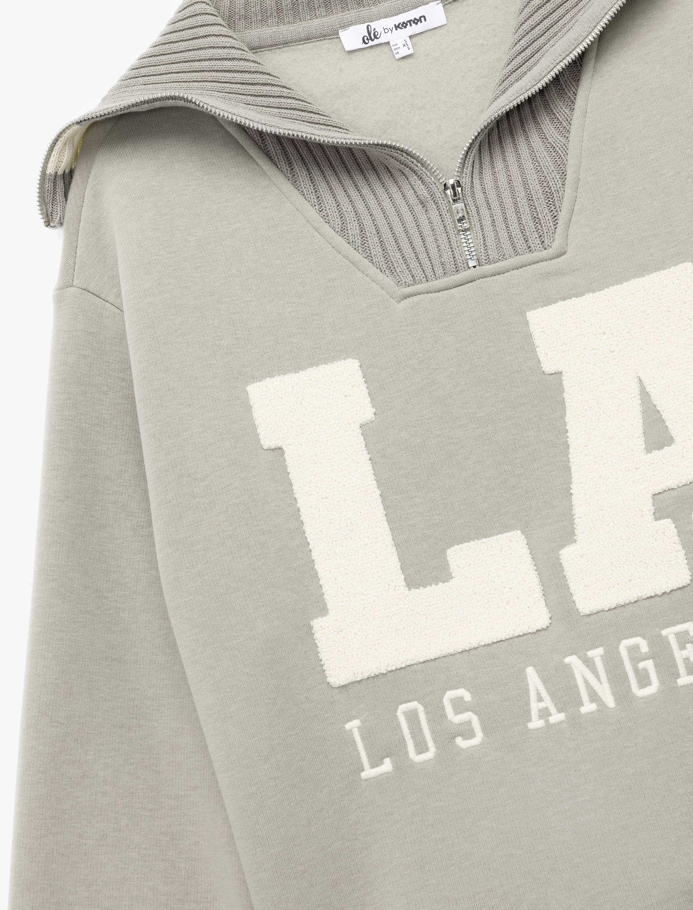   Şardonlu Uzun Kollu Yarım Fermuarlı Ayıcık Nakışlı Oversize Sweatshirt