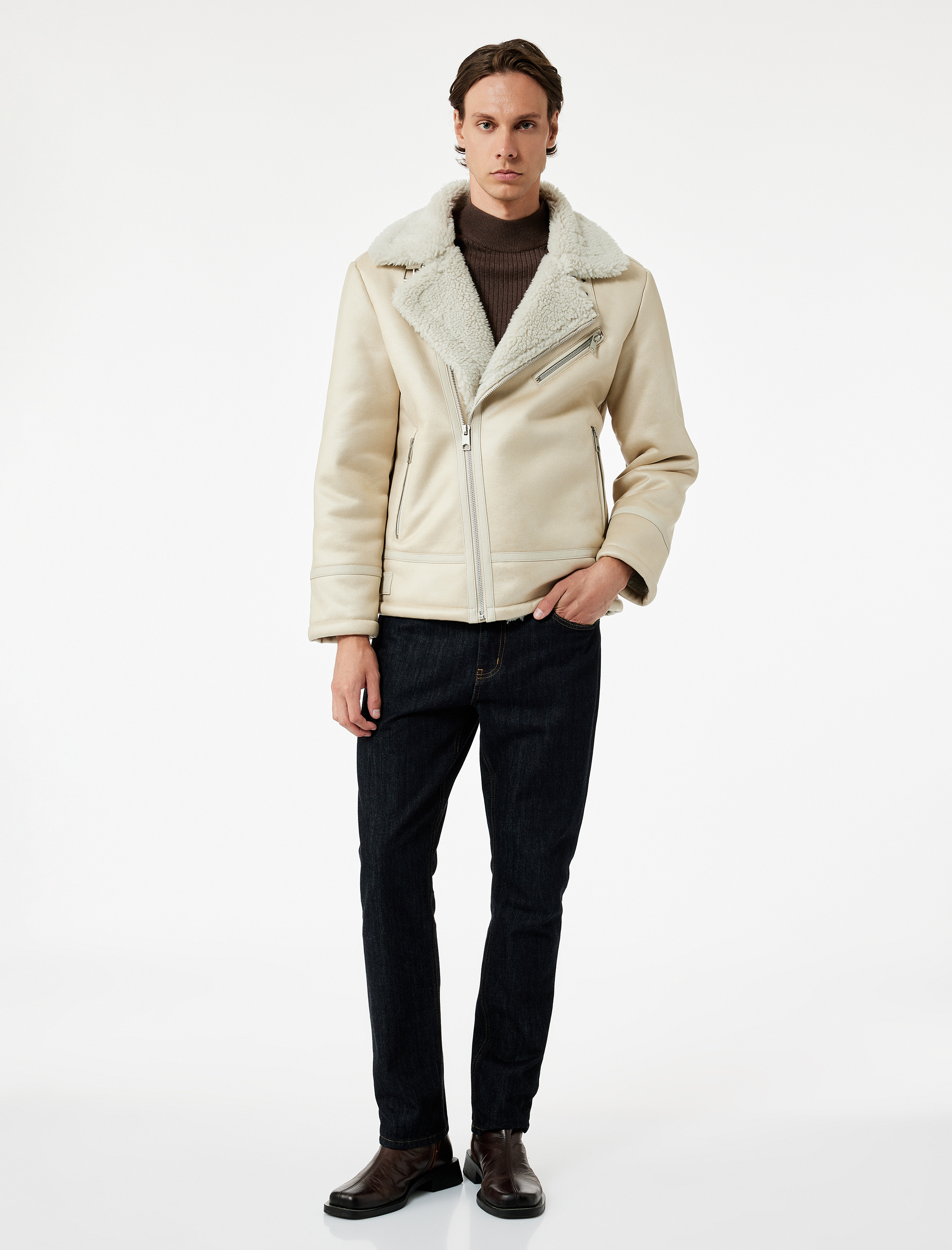   Fermuarlı Cep Detaylı Slim Fit Peluş Yaka Kışlık Suni Deri Ceket