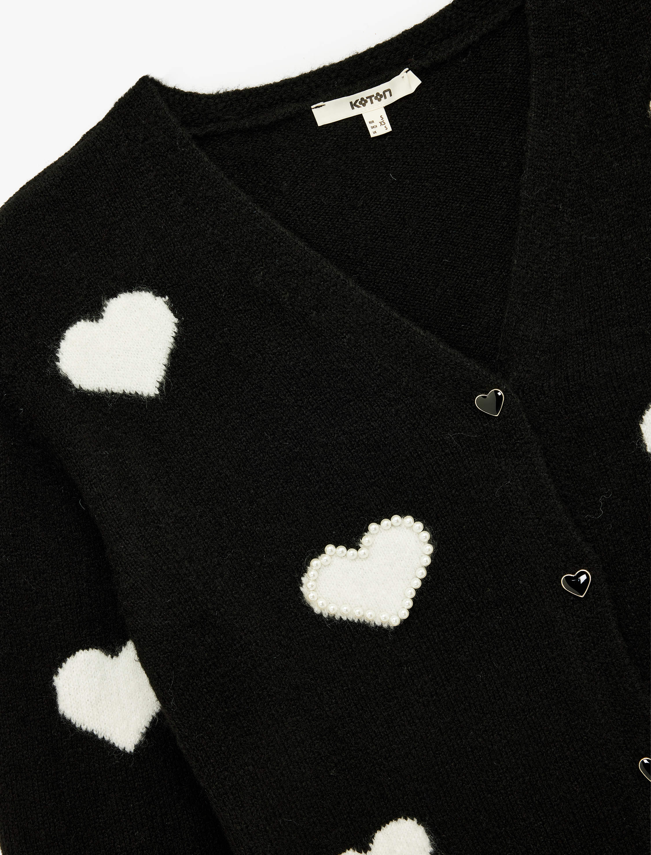   Uzun Kollu Düğmeli Boncuk İşlemeli V Yaka Kalpli Triko Hırka