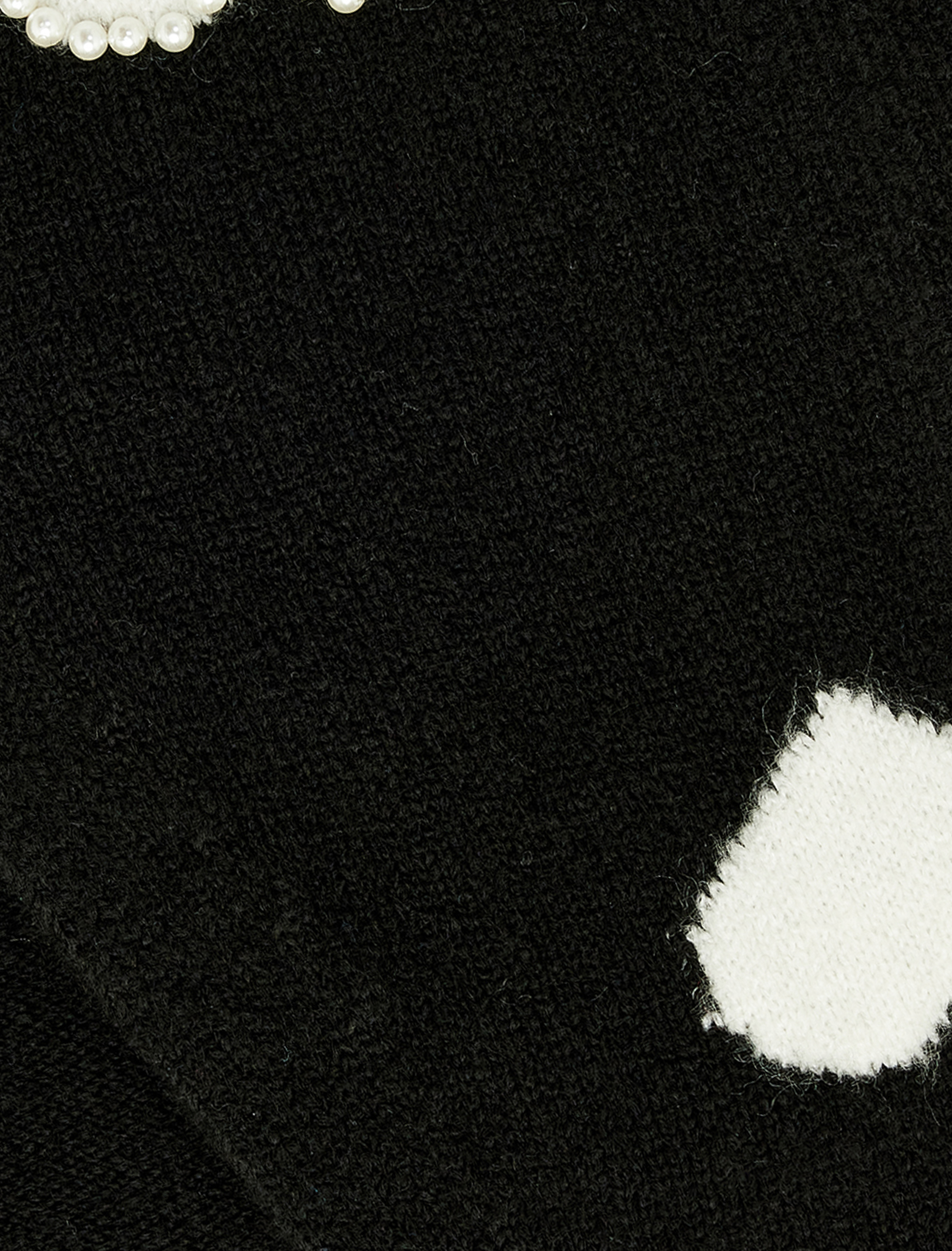   Uzun Kollu Düğmeli Boncuk İşlemeli V Yaka Kalpli Triko Hırka