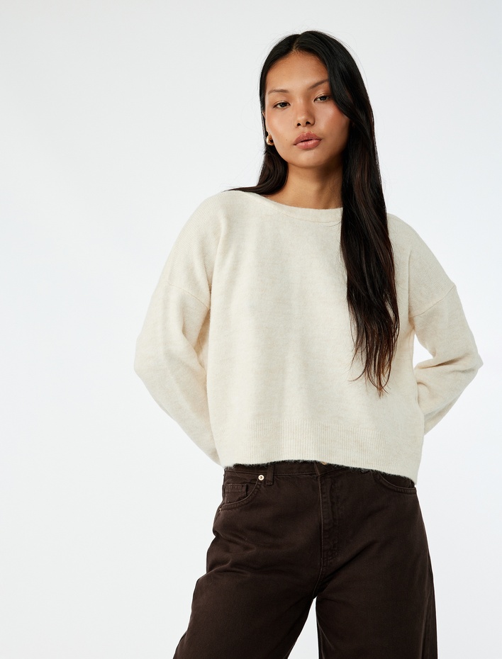  Uzun Kollu Bisiklet Yaka Arkası Fiyonk Detaylı Triko Kazak