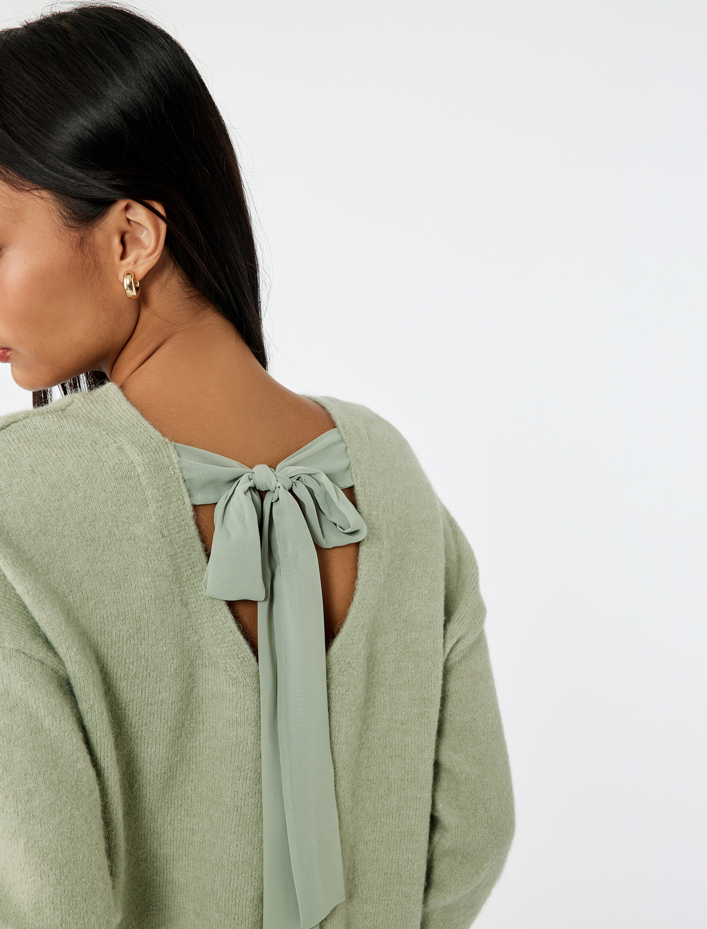   Uzun Kollu Bisiklet Yaka Arkası Fiyonk Detaylı Triko Kazak