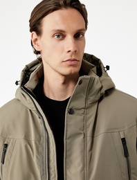 Uzun Kollu Kapaklı Cep Detaylı Fermuarlı Kapüşonlu Parka