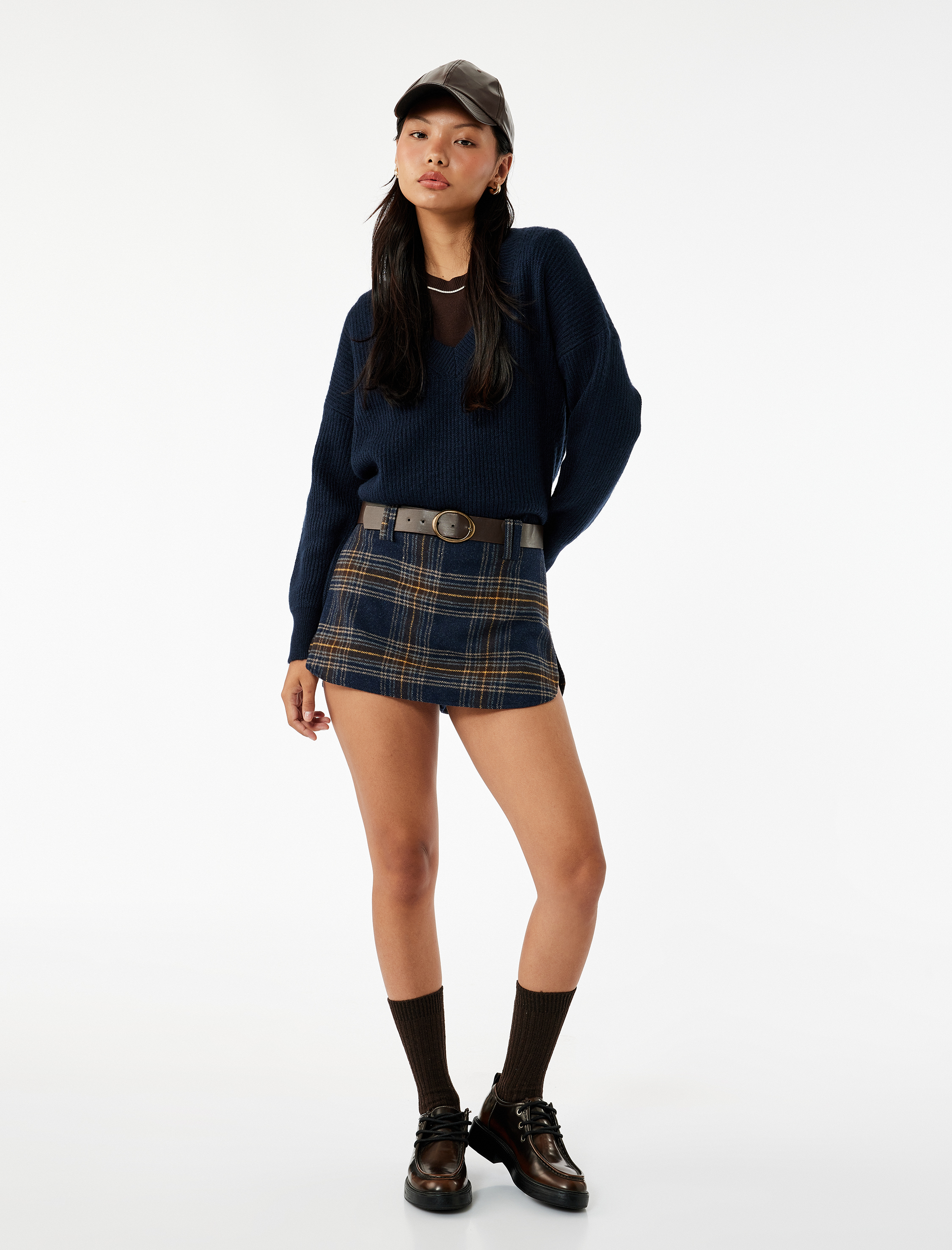   Uzun Kollu V Yaka Triko Kazak