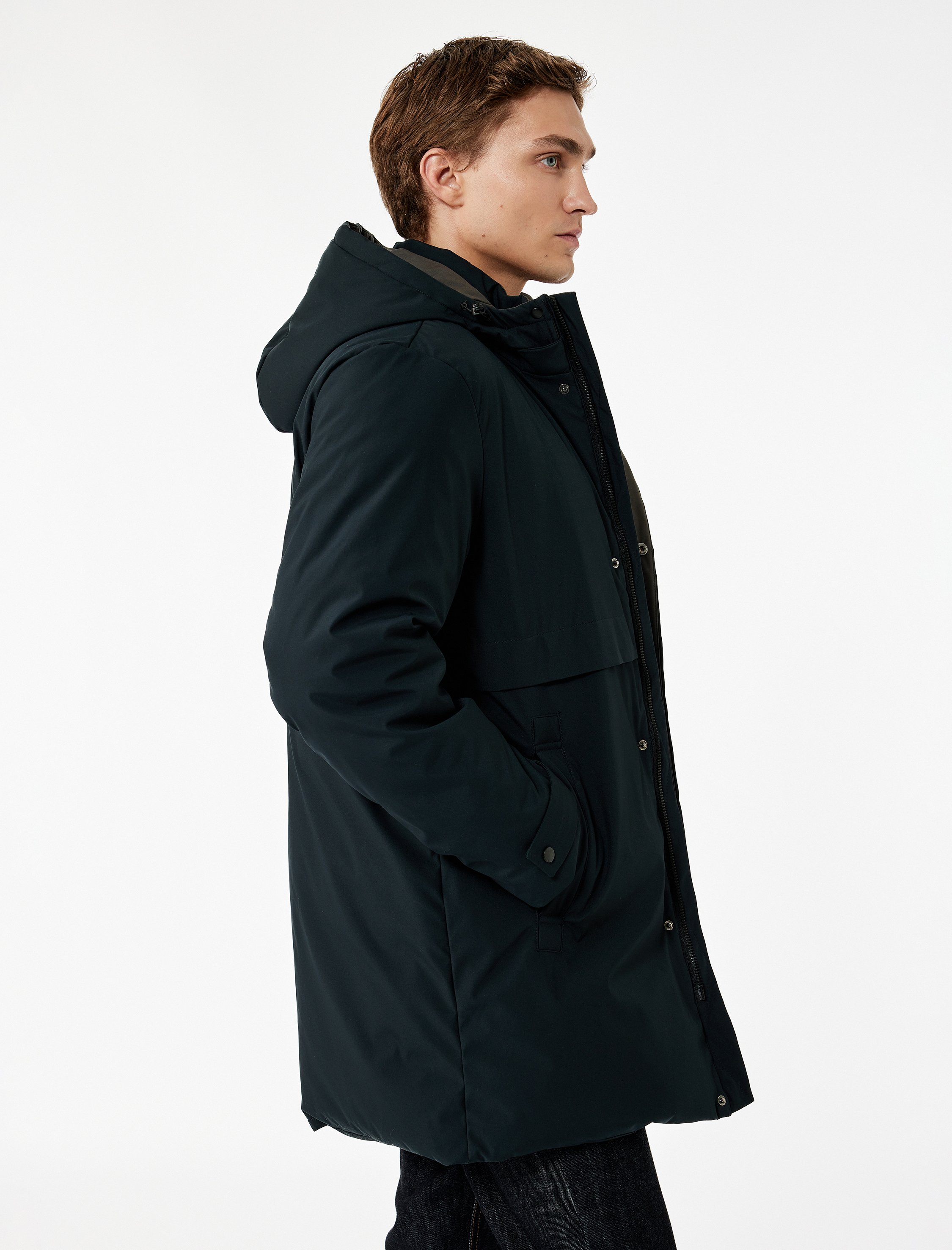   Uzun Kollu Baskılı Cepli Çıtçıt Düğme Detaylı Fermuarlı Kapüşonlu Parka