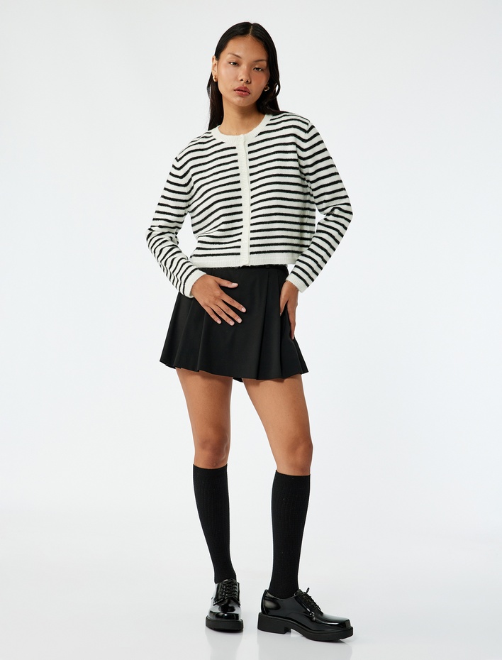  Uzun Kollu Düğmeli Bisiklet Yaka Çizgili Triko Hırka