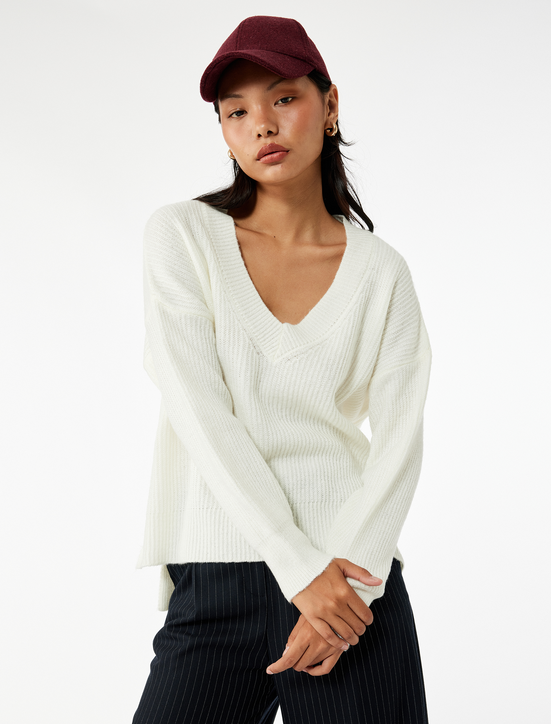   Uzun Kollu V Yaka Triko Kazak