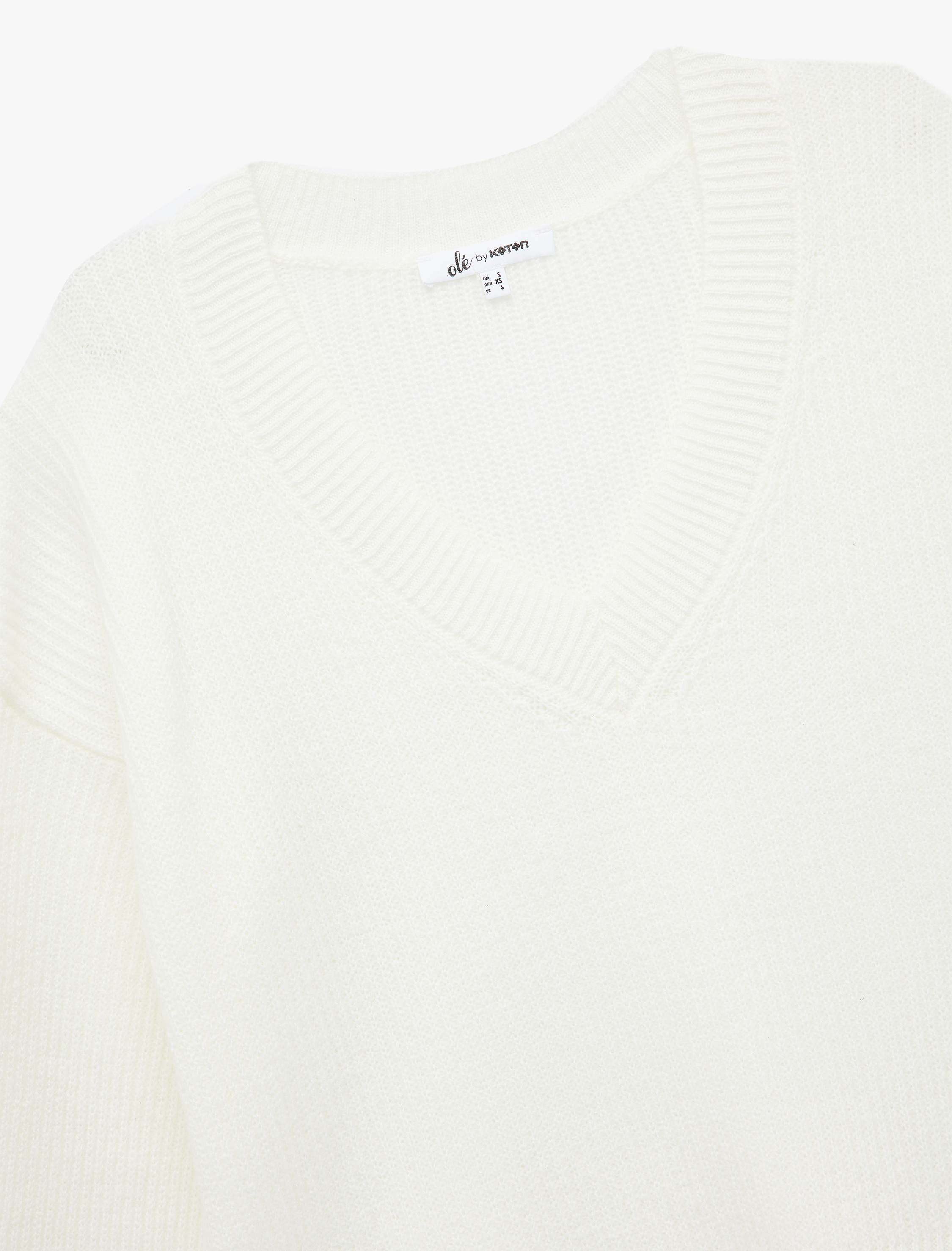   Uzun Kollu V Yaka Triko Kazak