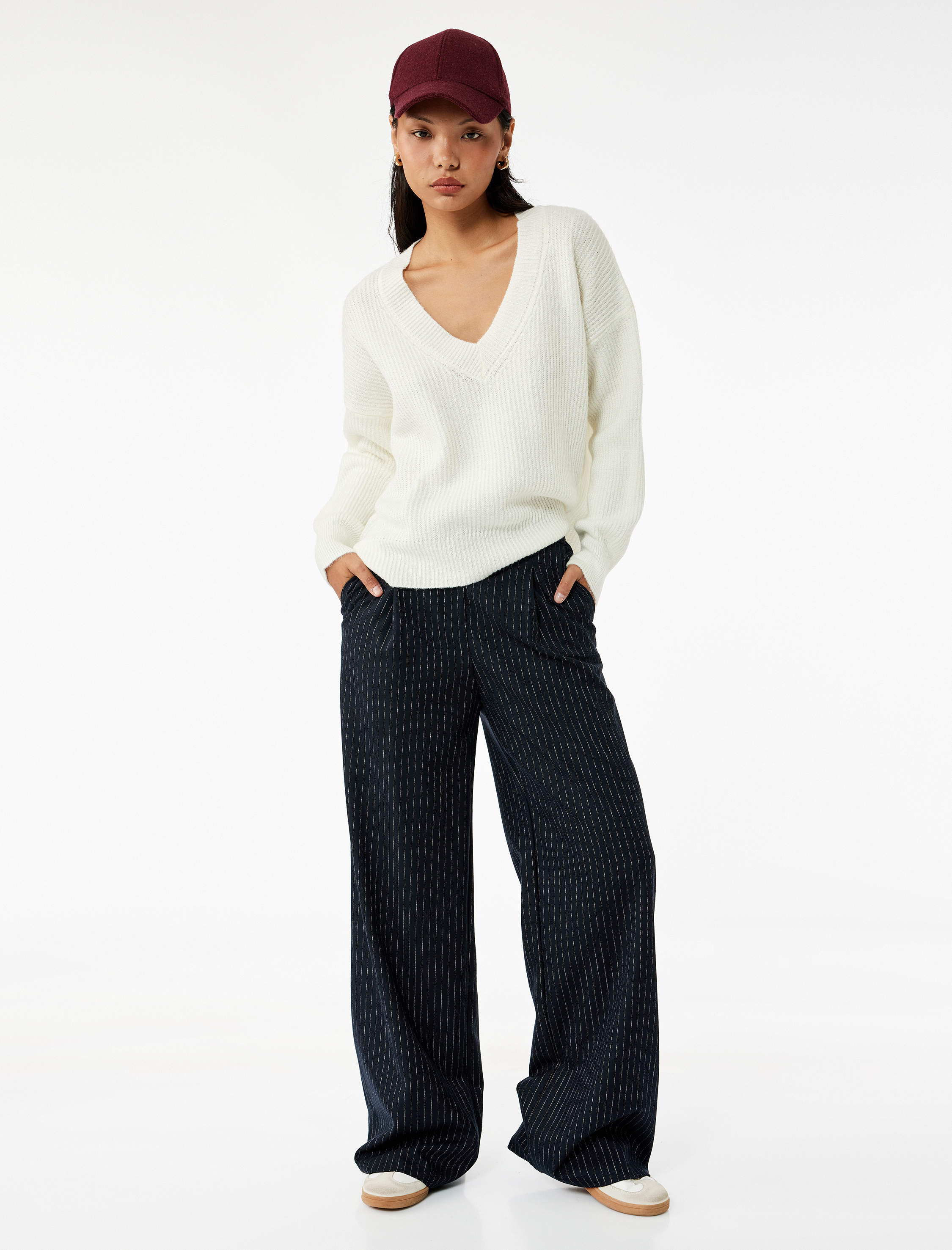   Uzun Kollu V Yaka Triko Kazak