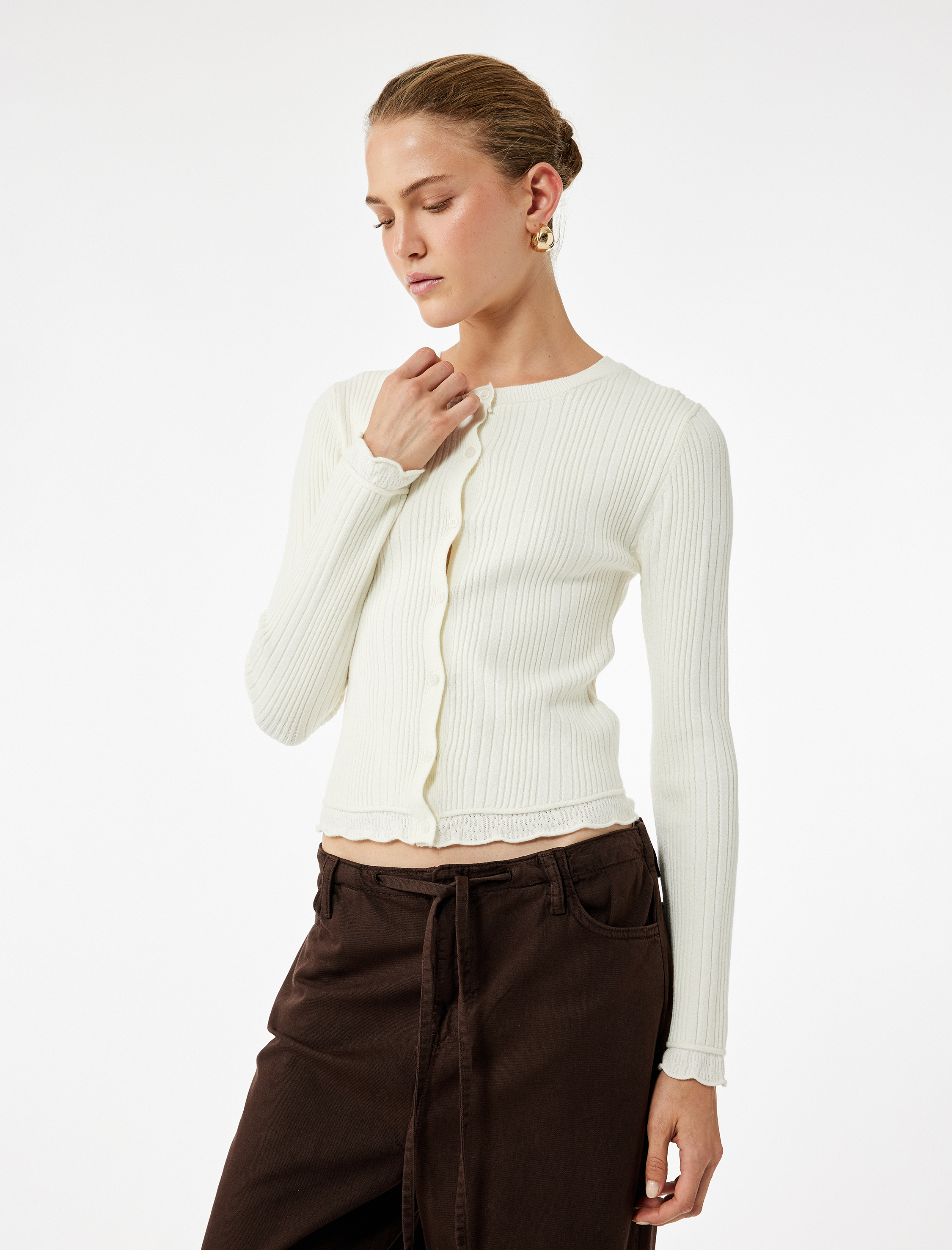   Uzun Kollu Viskon Karışımlı Dokulu Düğmeli Bisiklet Yaka Triko Hırka