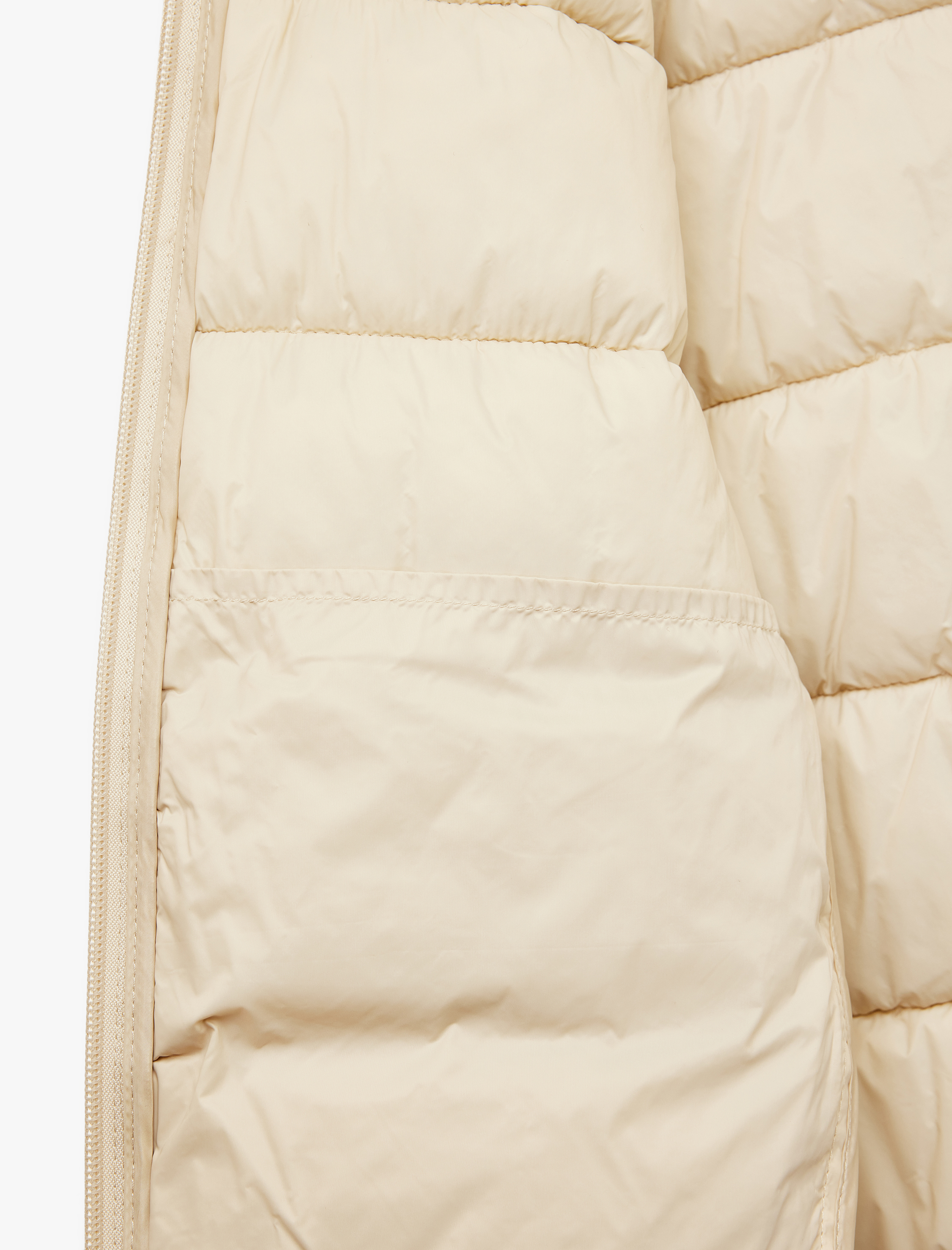   Dik Yaka Fermuarlı Uzun Kollu Cepli Slim Fit Şişme Mont