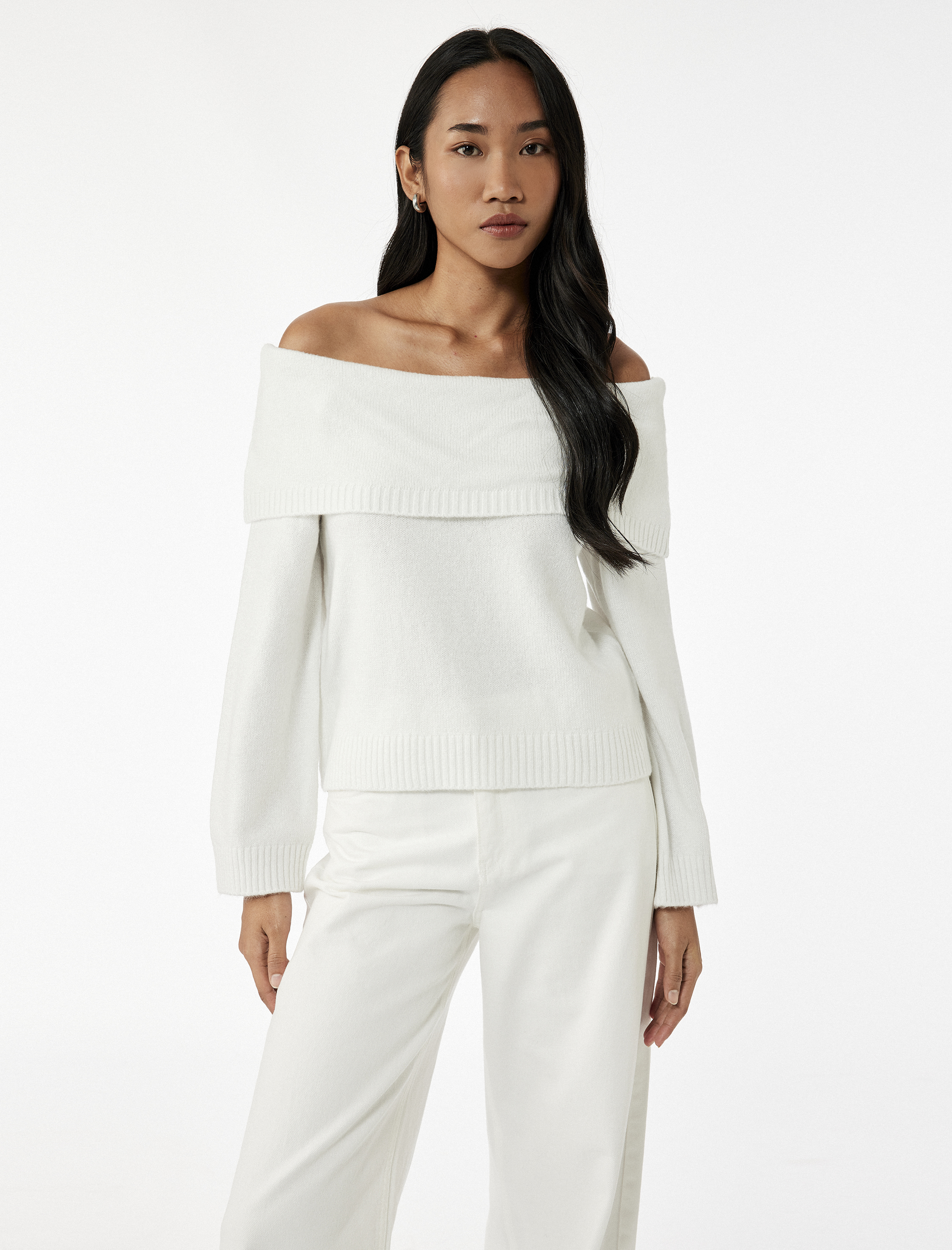   Uzun Kollu Omzu Açık Triko Kazak