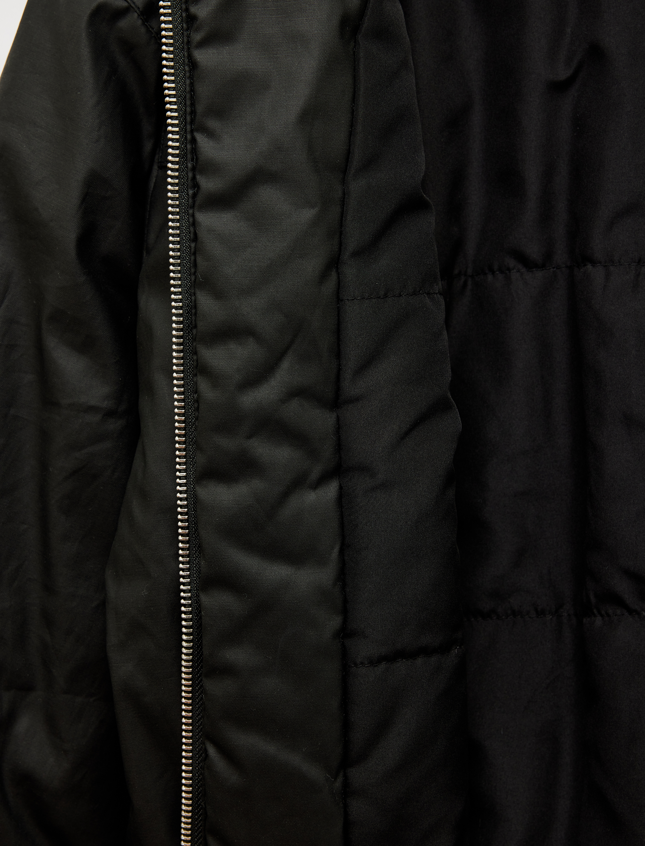   Uzun Kollu Yaka Detaylı Fermuarlı Cepli Mevsimlik Ceket