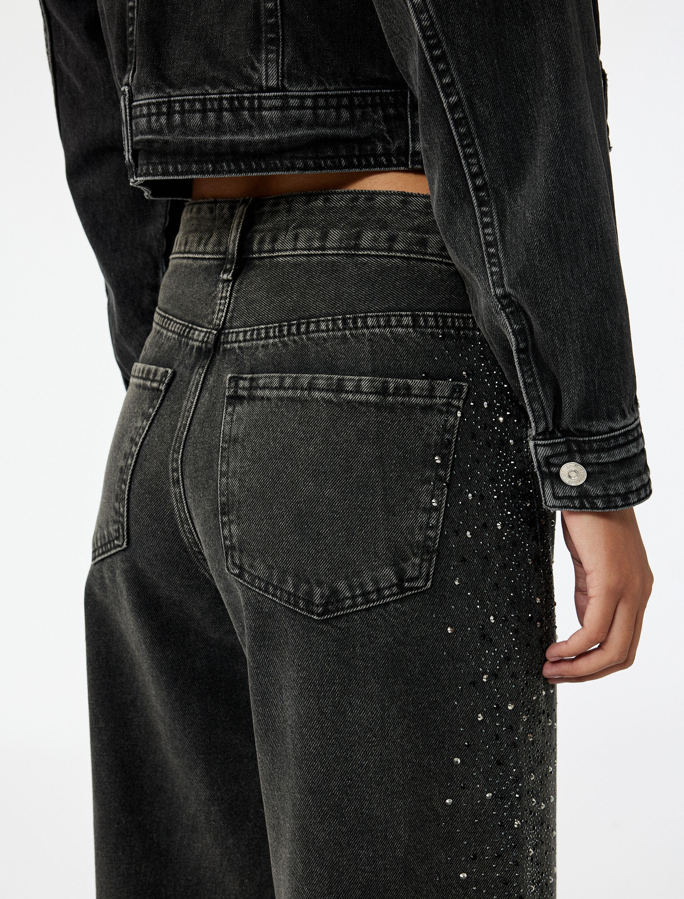   Pamuklu Düğmeli Geniş Paça Taş Detaylı Jean Pantolon -  Wide Leg Jeans