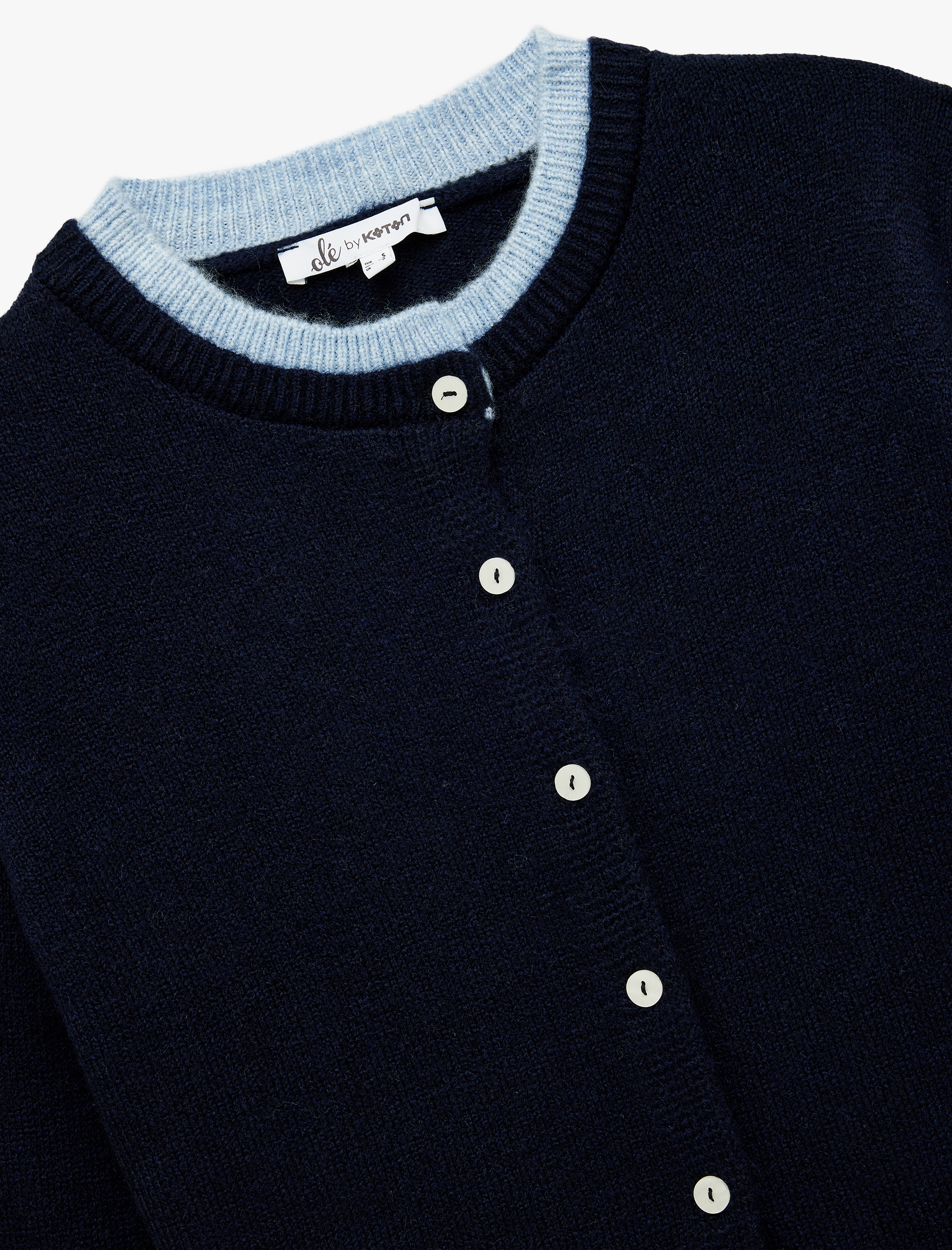   Uzun Kollu Biyeli Düğmeli Bisiklet Yaka Triko Hırka