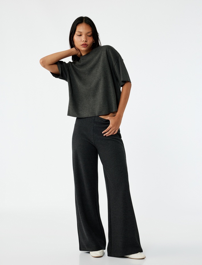  Kısa Kollu Bisiklet Yaka Basic Oversize Tişört