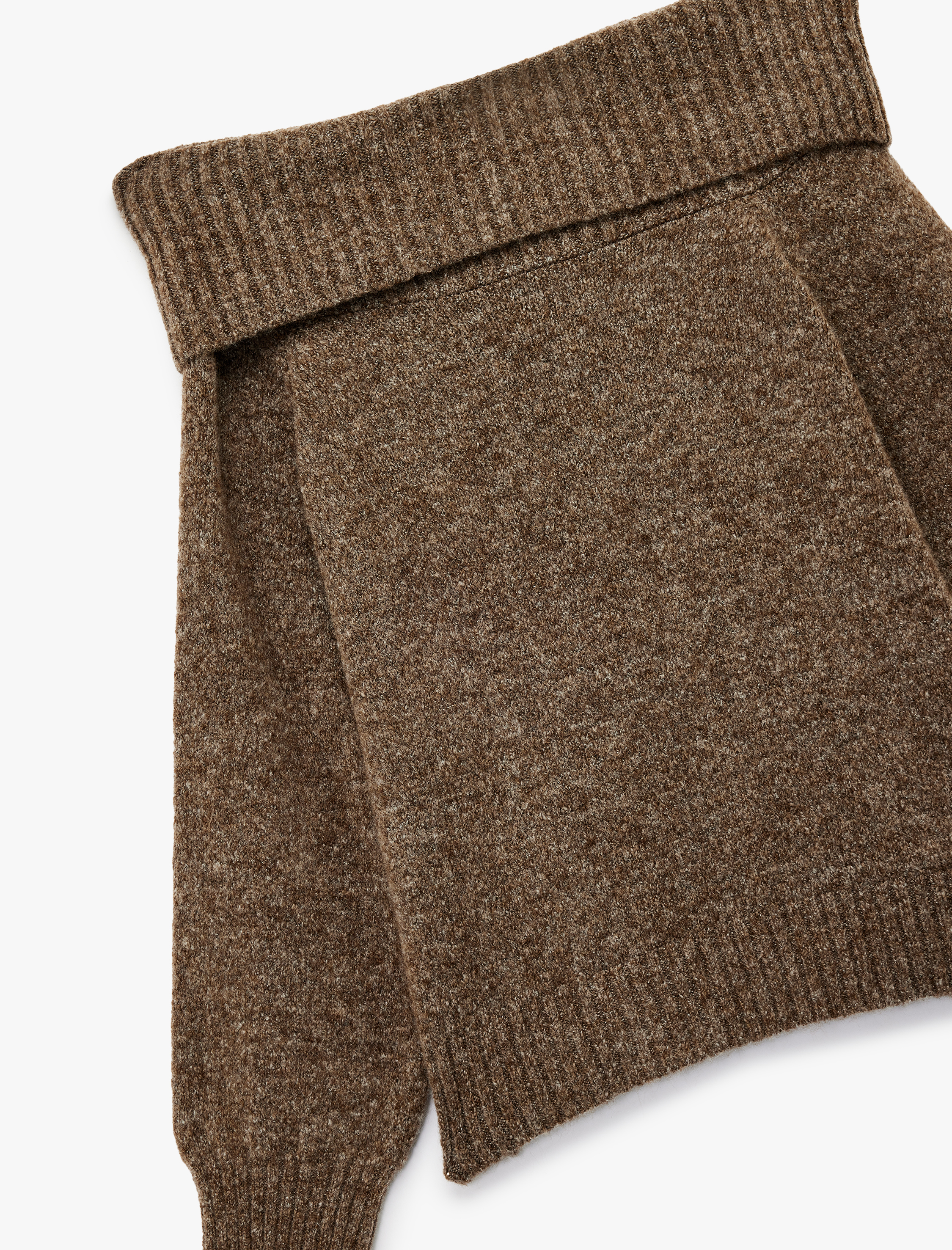   Uzun Kollu Omzu Açık Triko Kazak