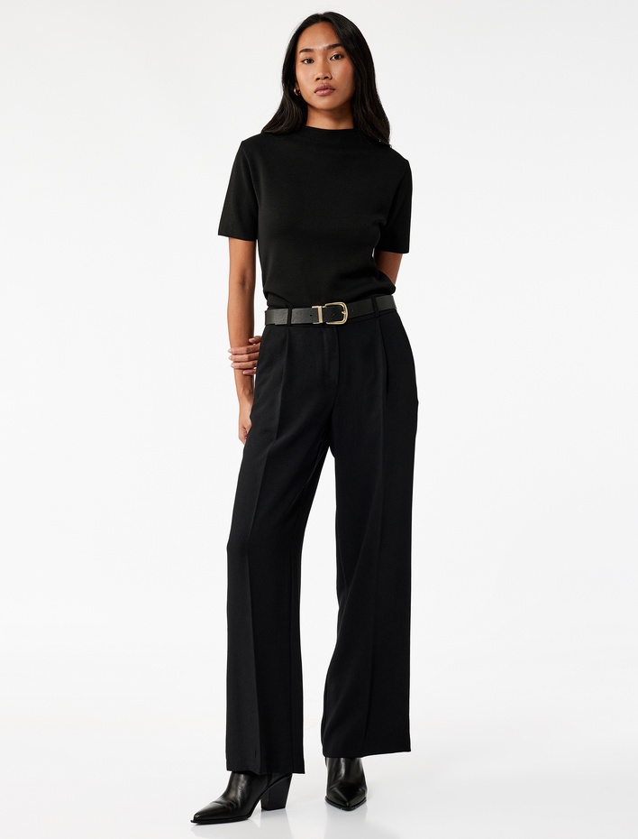  Regular Fit Kısa Kollu Hafif Dik Yaka Triko Kazak