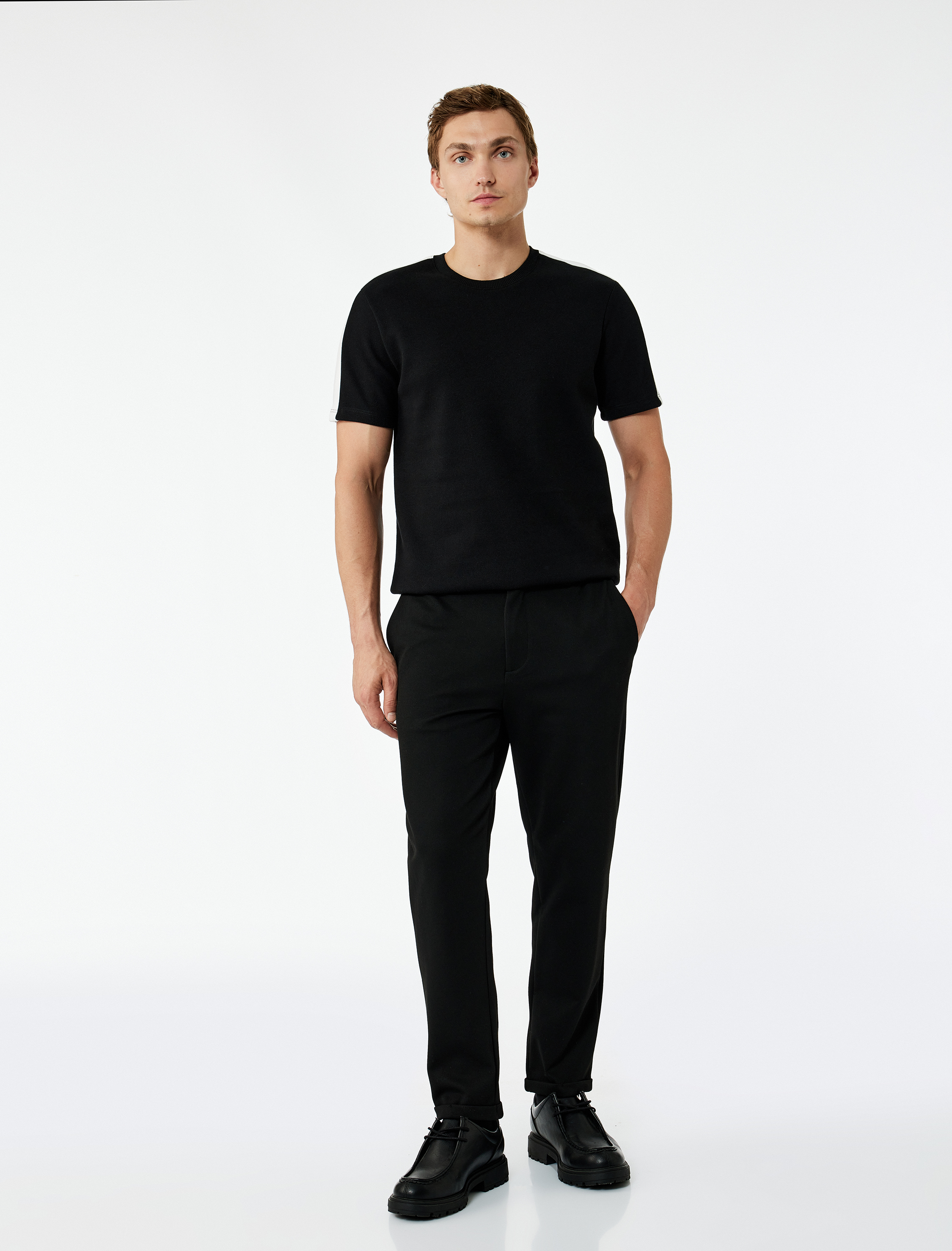   Regular Fit Kısa Kollu Renk Kontrastlı Bisiklet Yaka Tişört