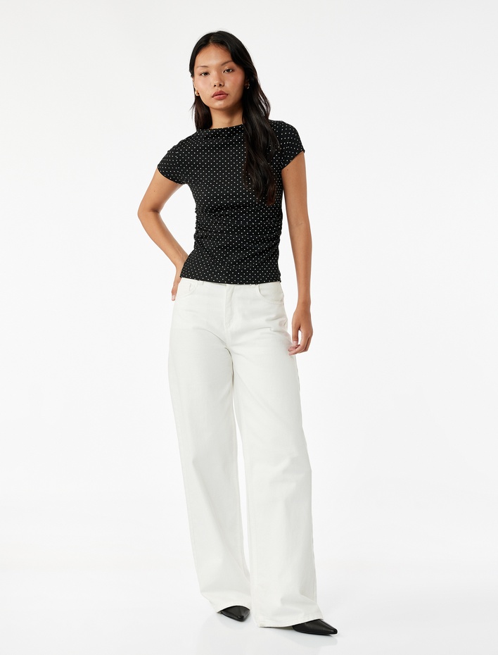  Puantiyeli Dik Yaka Kısa Kollu Slim Fit Bürümcük Drapeli Tişört