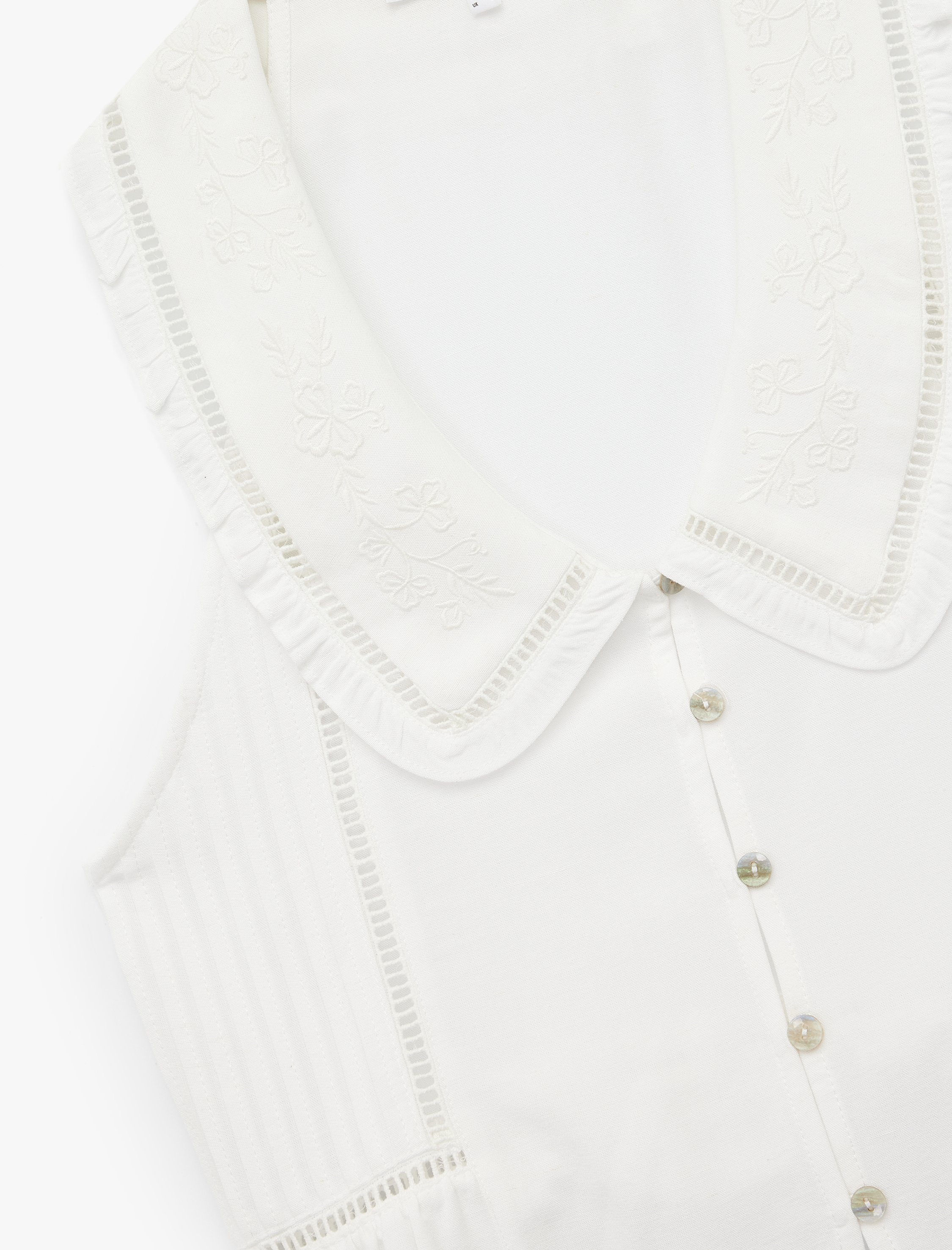   Nakış Detaylı Düğmeli Kolsuz Bebe Yaka Viskon Bluz