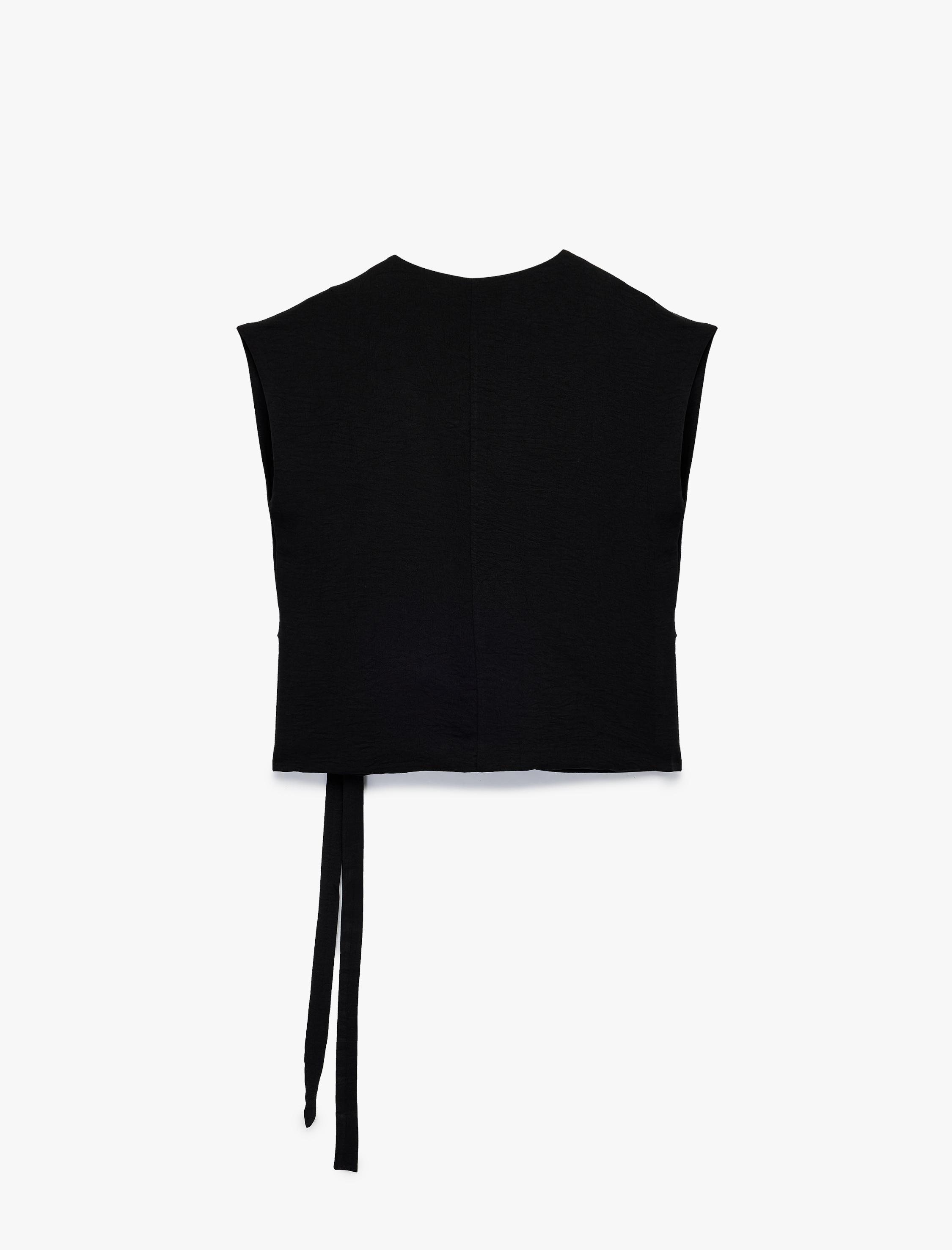   Bağlama Detaylı Kolsuz Kruvaze Yaka Bluz