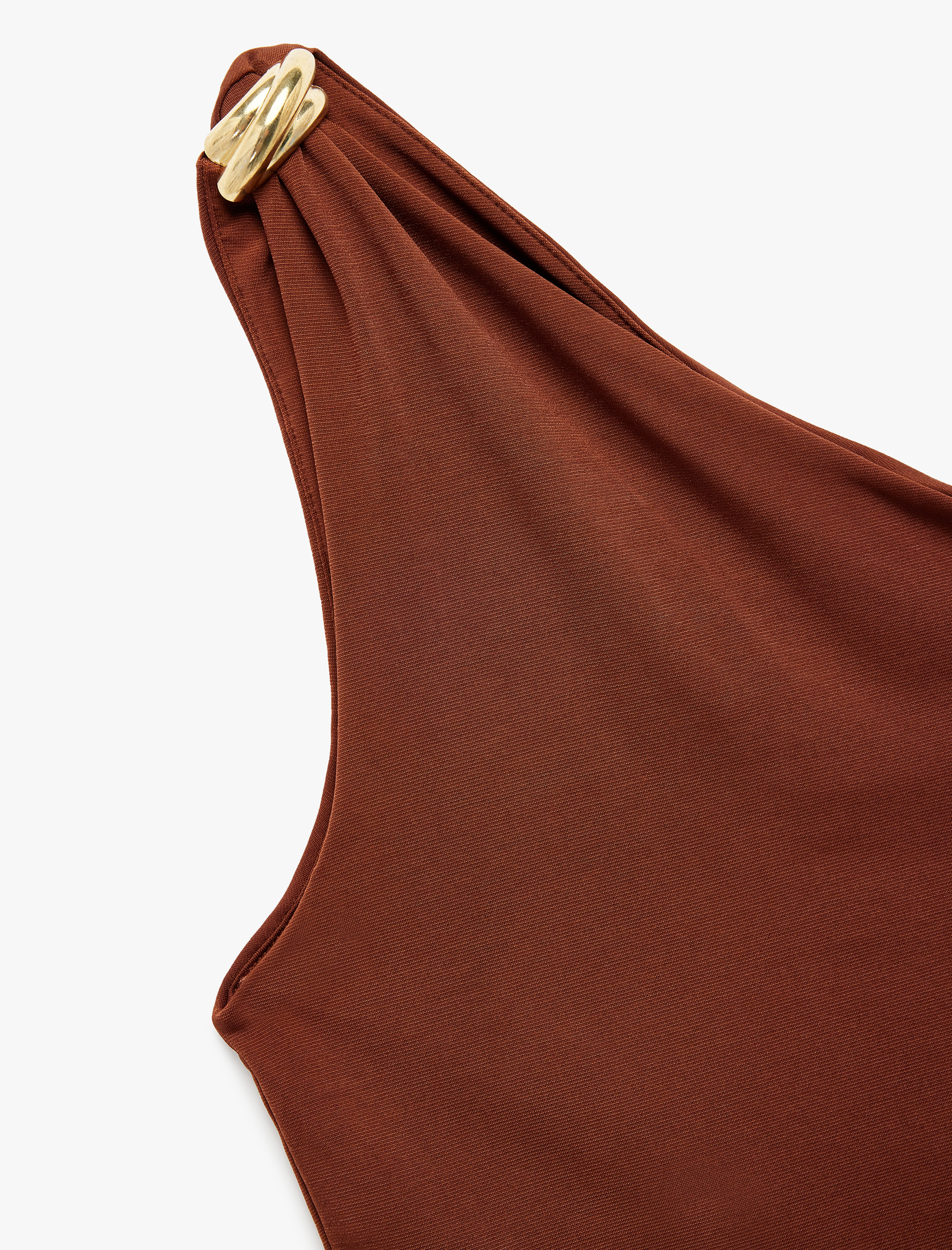   Metal Aksesuarlı Slim Fit Tek Omuz Kolsuz Bluz