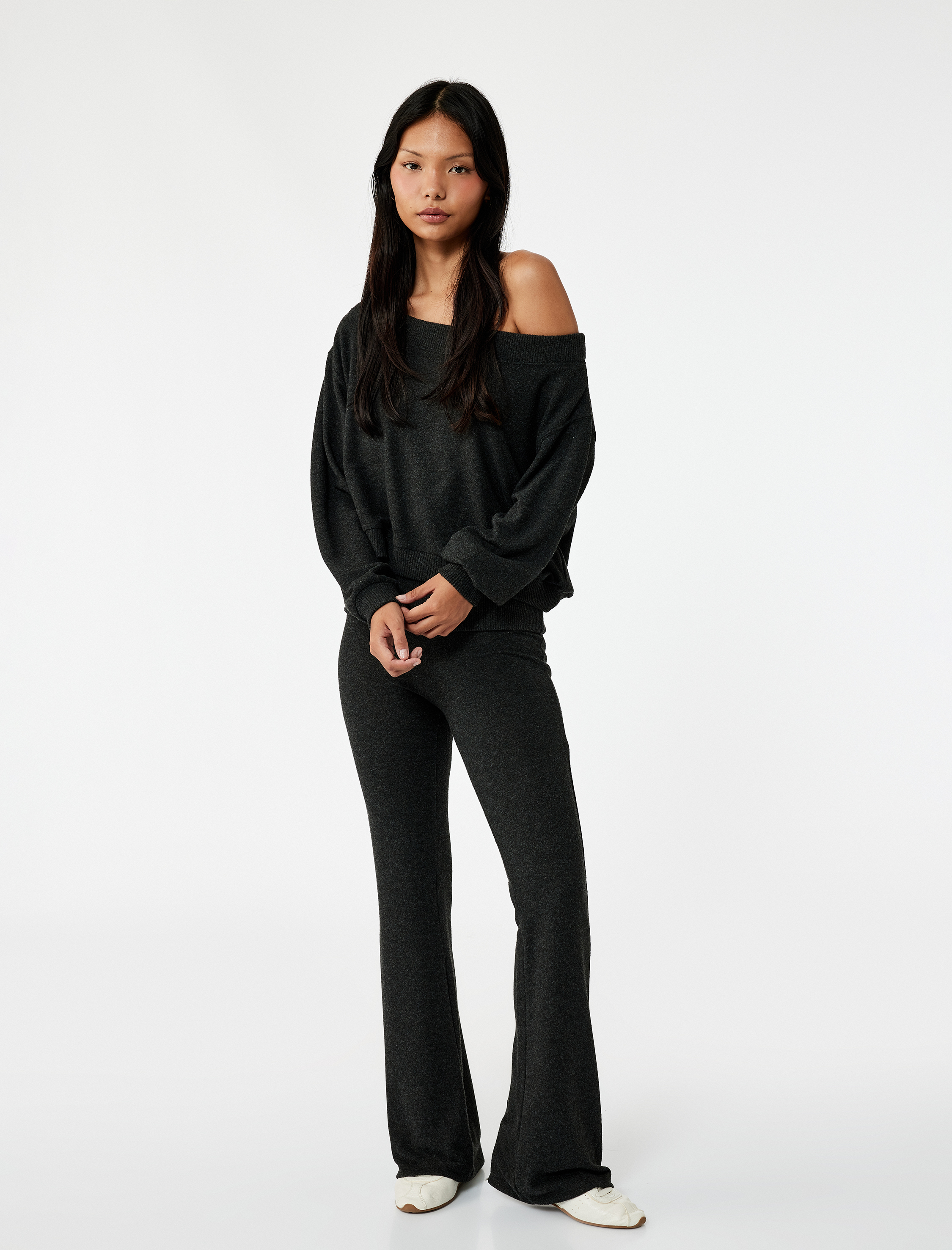   Viskon Karışımlı Rahat Kalıp Uzun Kollu Crop Omzu Açık Tişört