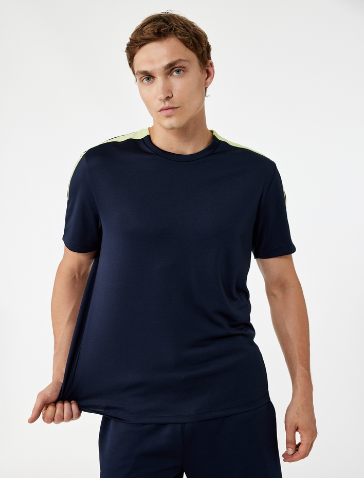  Rahat Kesim Renk Kontrastlı Kısa Kollu Bisiklet Yaka Spor Tişört